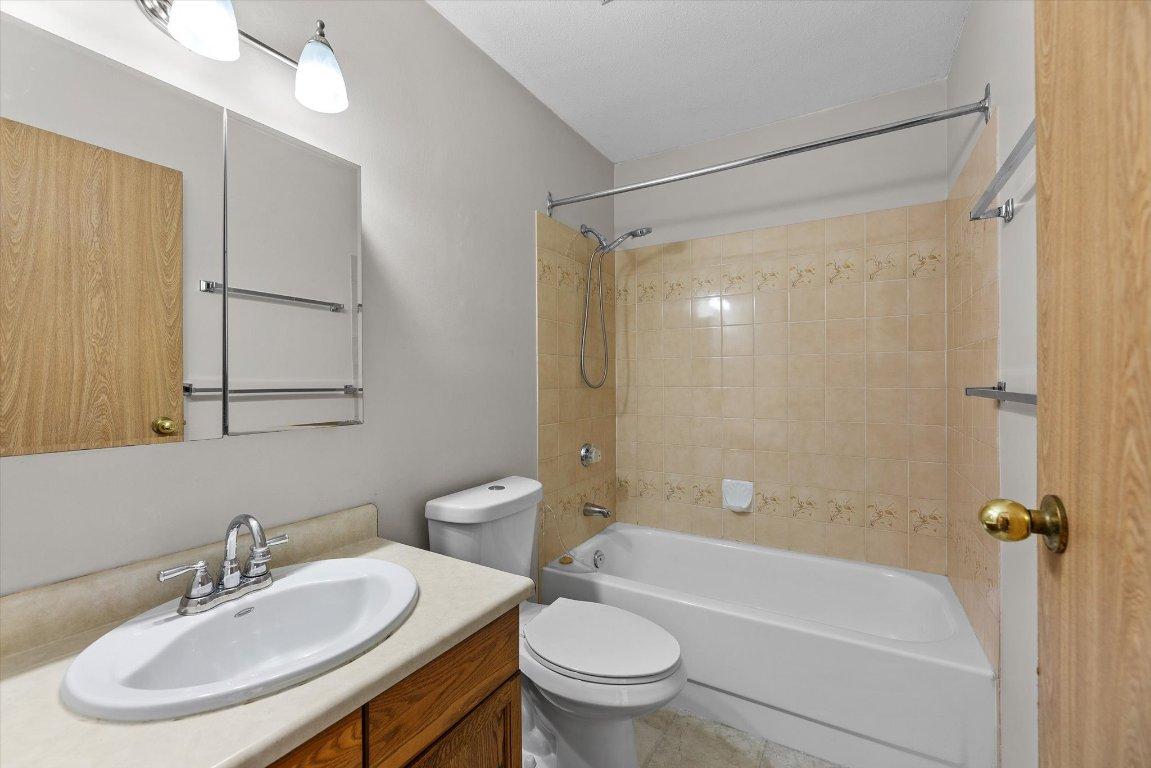 









3854


Gordon

Drive, 275,
Kelowna,




BC
V1W 3G4

