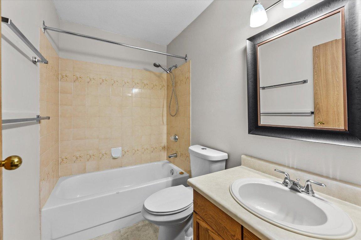 









3854


Gordon

Drive, 275,
Kelowna,




BC
V1W 3G4

