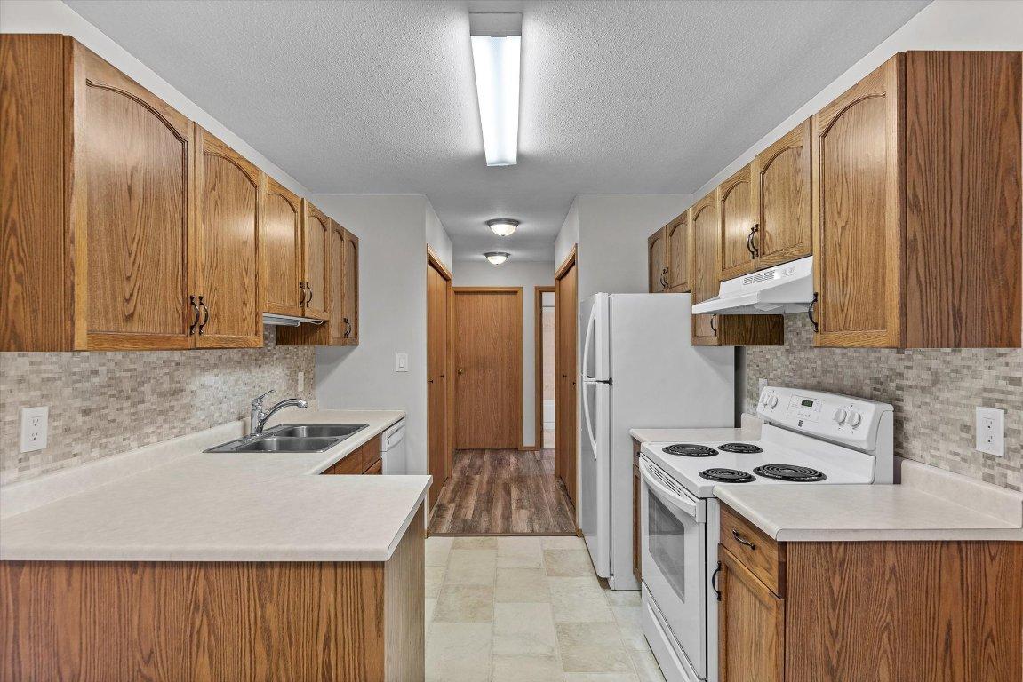 









3854


Gordon

Drive, 275,
Kelowna,




BC
V1W 3G4

