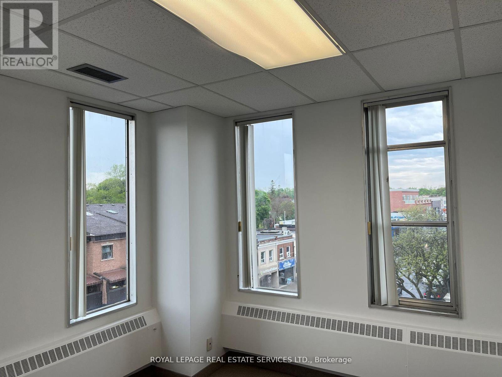 












402 - 3335 YONGE STREET

,
Toronto,




Ontario
M4N2M1

