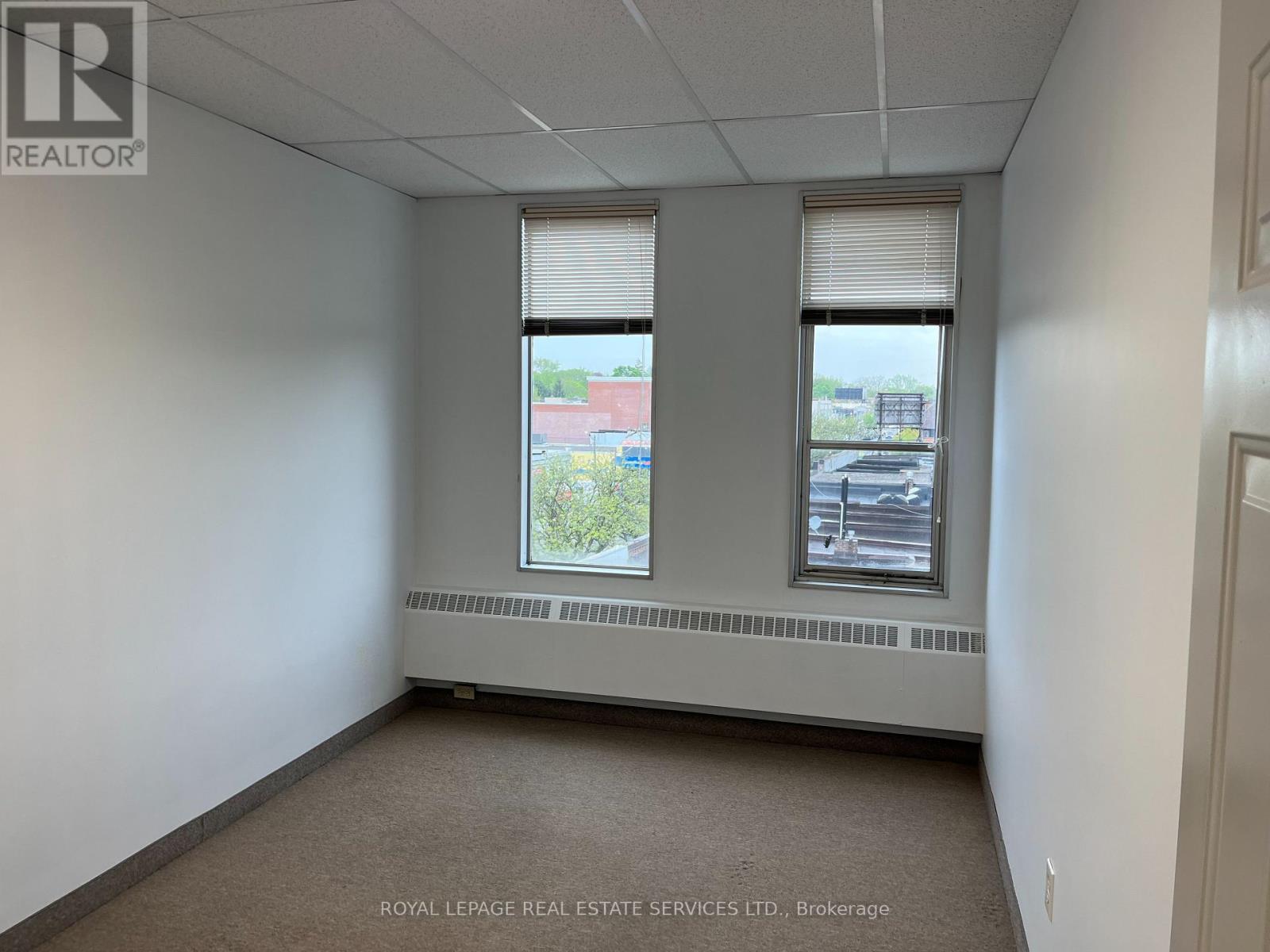 












404 - 3335 YONGE STREET

,
Toronto,




Ontario
M4N2M1

