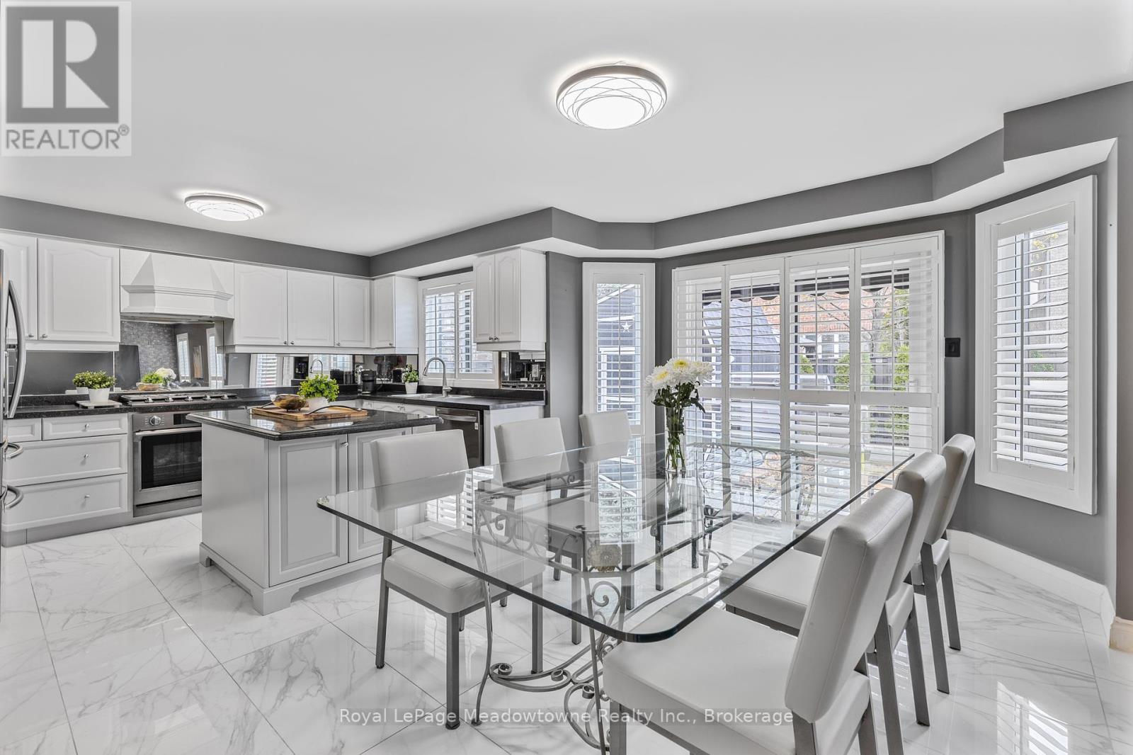 












1235 FIELD DRIVE

,
Milton (CL Clarke),




Ontario
L9T6G4

