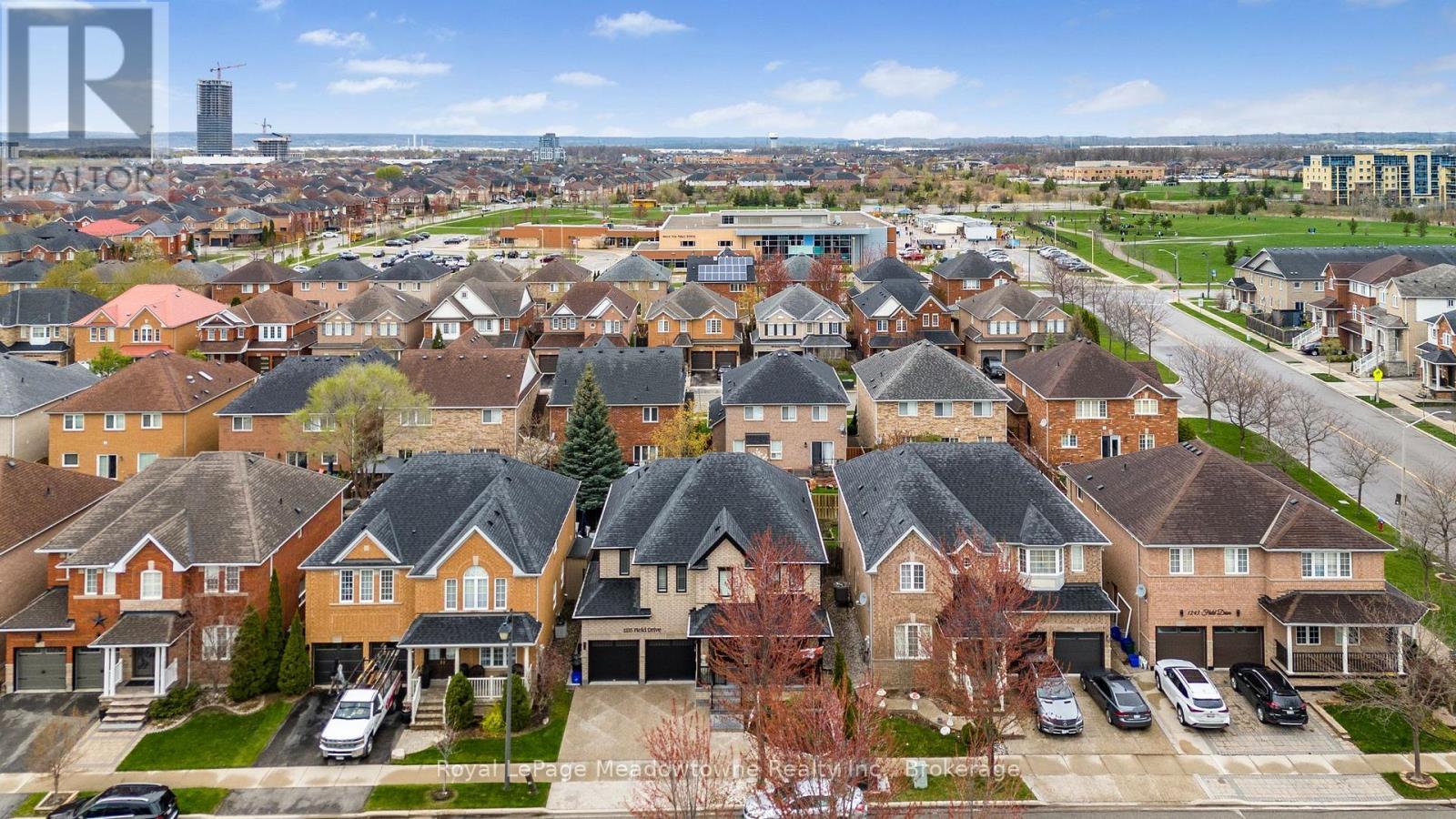 












1235 FIELD DRIVE

,
Milton (CL Clarke),




Ontario
L9T6G4

