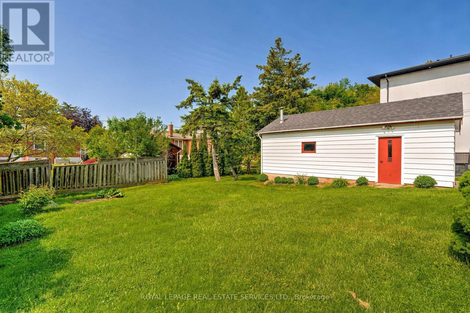 












558 WOLSEY CRESCENT

,
Oakville,




Ontario
L6L4W4

