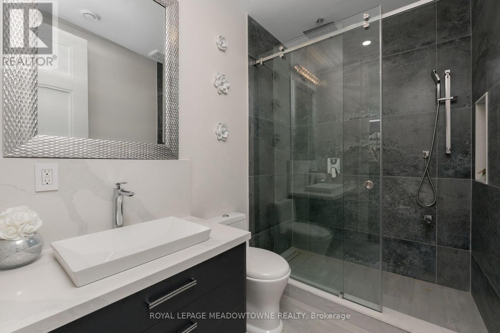 












13867 HERITAGE ROAD

,
Caledon,




Ontario
L7C3E9

