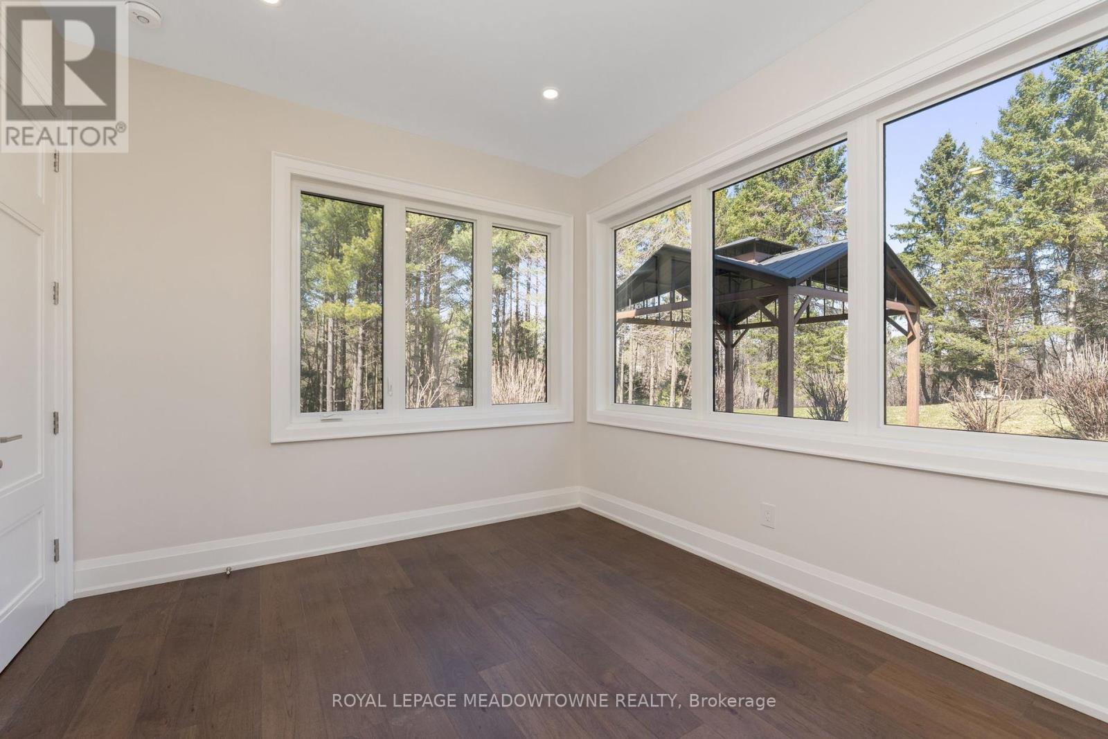 












13867 HERITAGE ROAD

,
Caledon,




Ontario
L7C3E9

