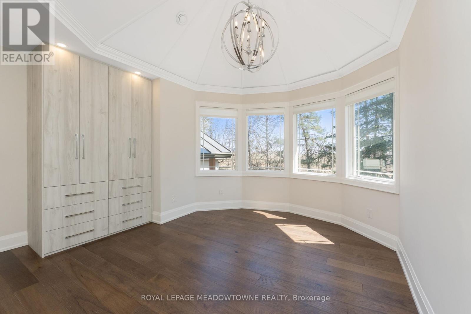 












13867 HERITAGE ROAD

,
Caledon,




Ontario
L7C3E9

