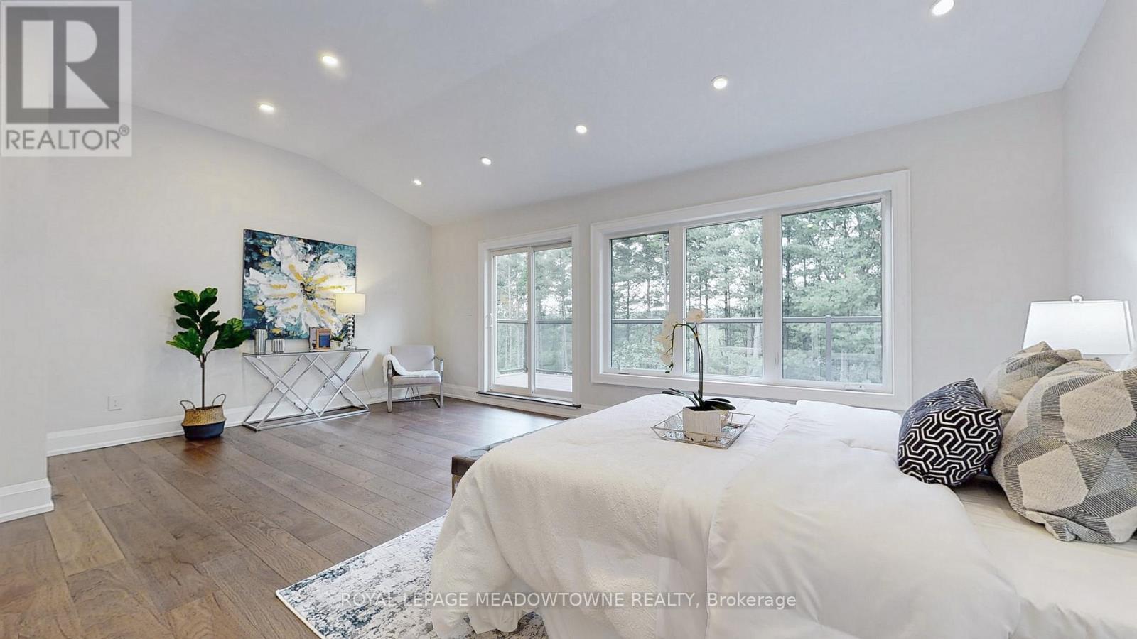 












13867 HERITAGE ROAD

,
Caledon,




Ontario
L7C3E9

