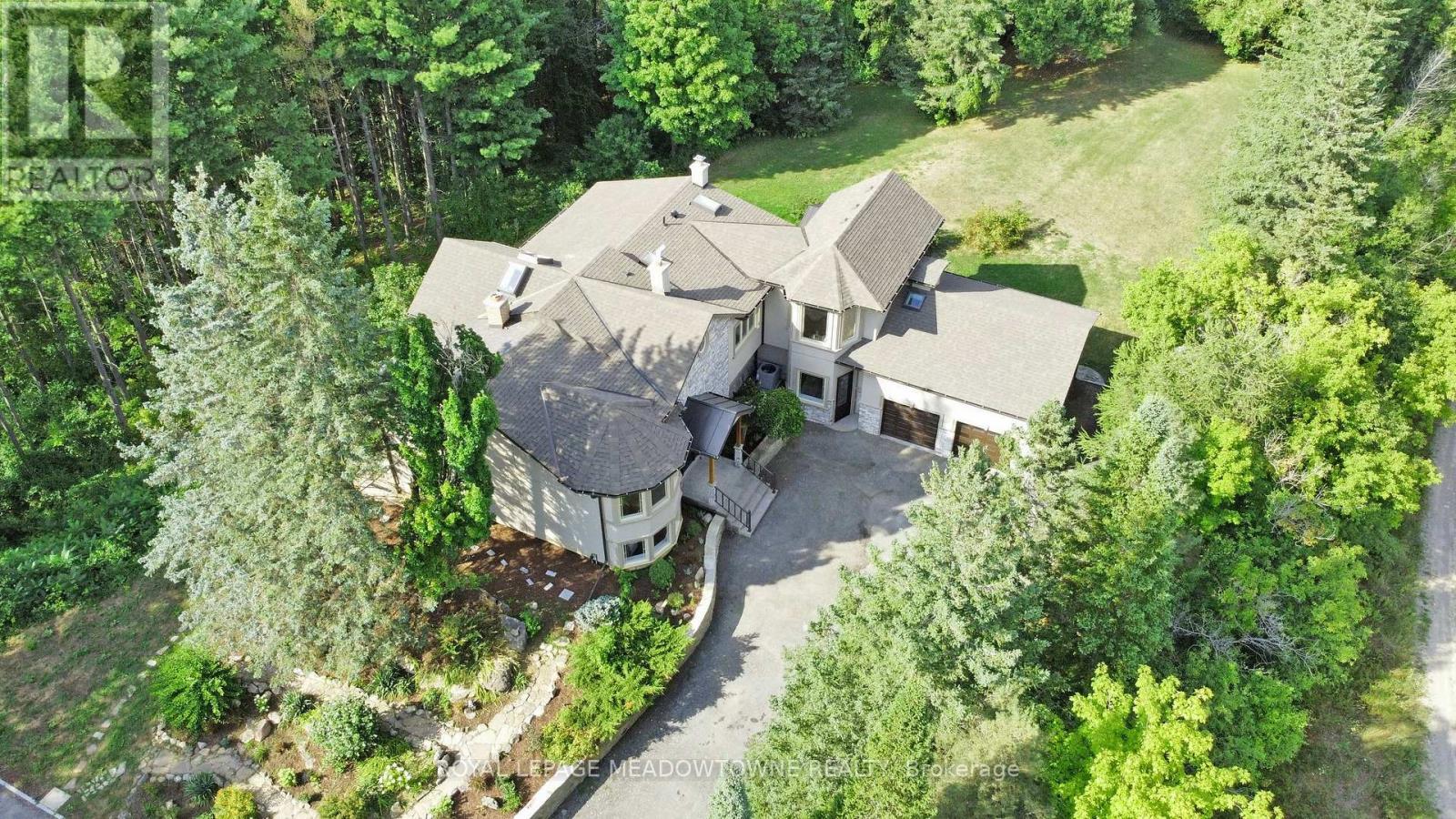 












13867 HERITAGE ROAD

,
Caledon,




Ontario
L7C3E9

