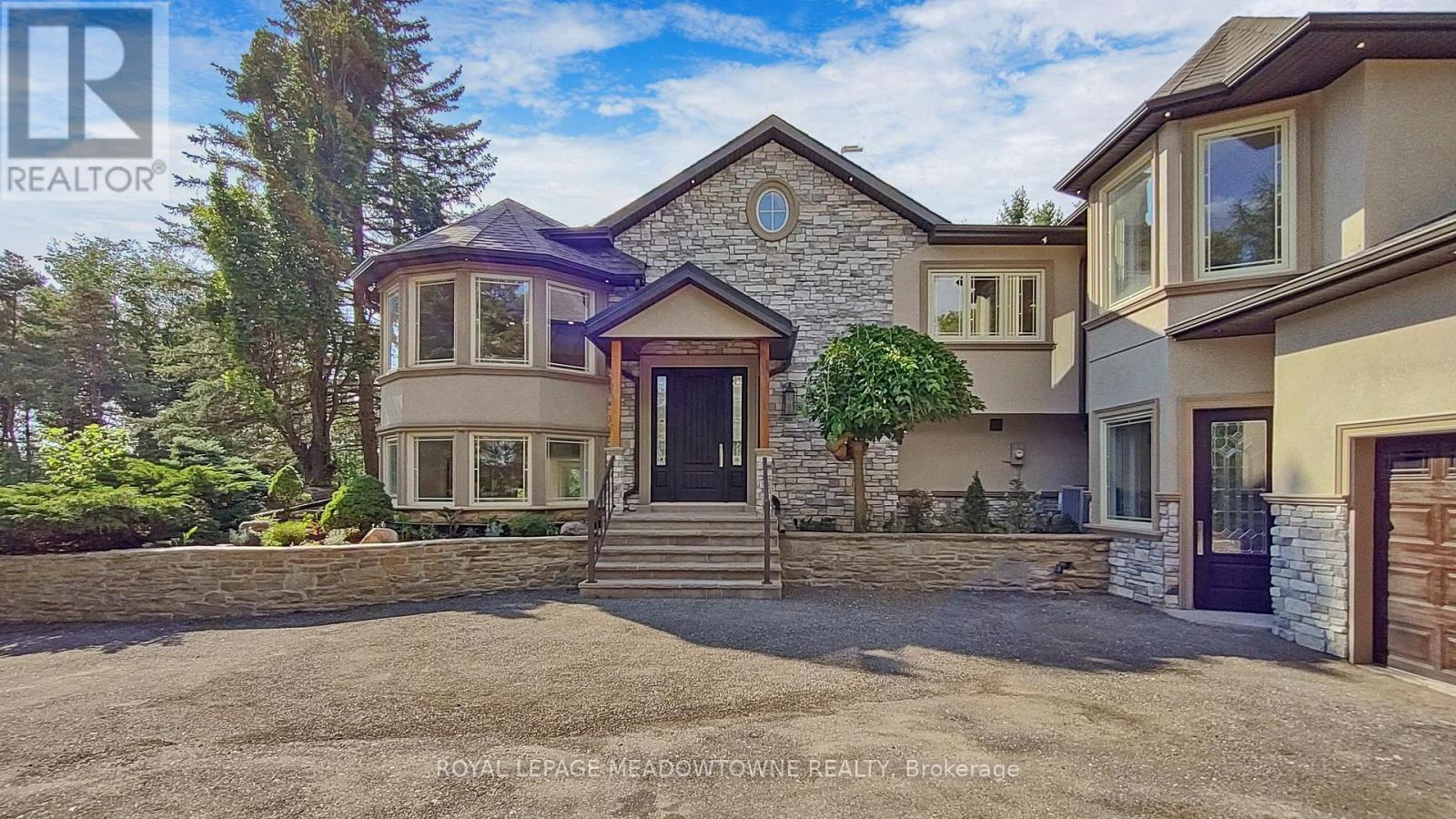












13867 HERITAGE ROAD

,
Caledon,




Ontario
L7C3E9

