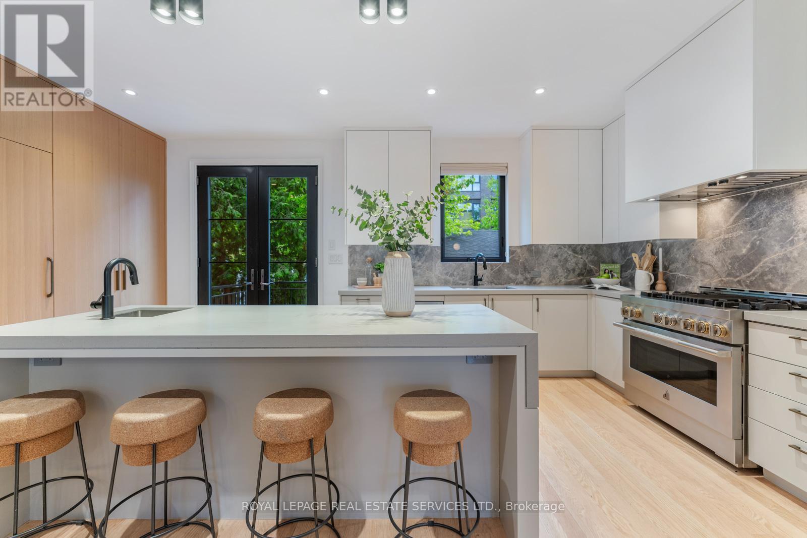 












14 LUKOW TERRACE

,
Toronto,




Ontario
M6R3B8

