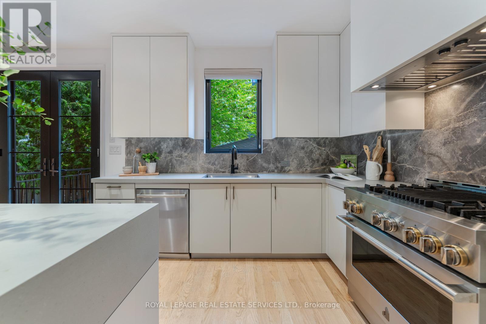 












14 LUKOW TERRACE

,
Toronto,




Ontario
M6R3B8

