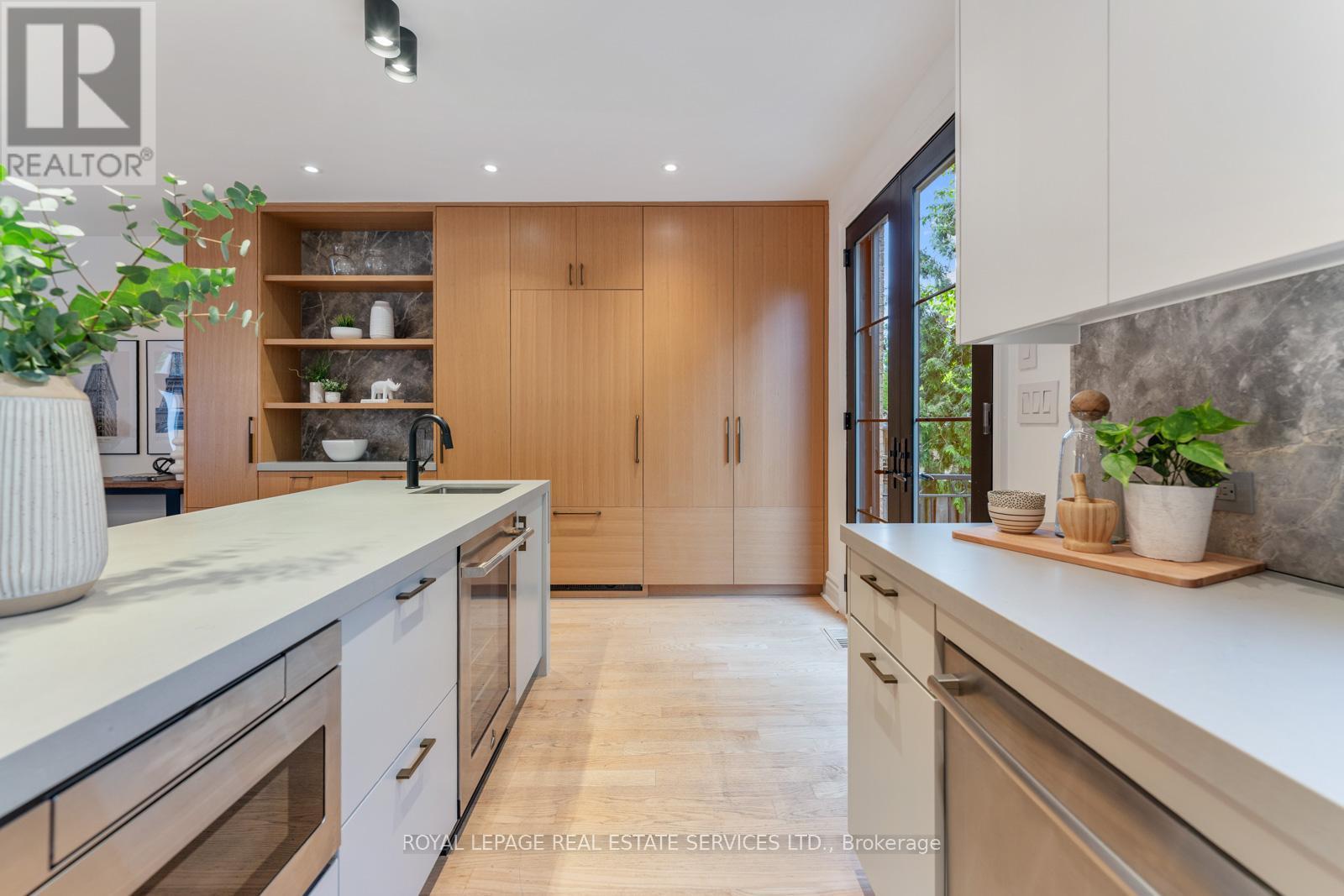 












14 LUKOW TERRACE

,
Toronto,




Ontario
M6R3B8

