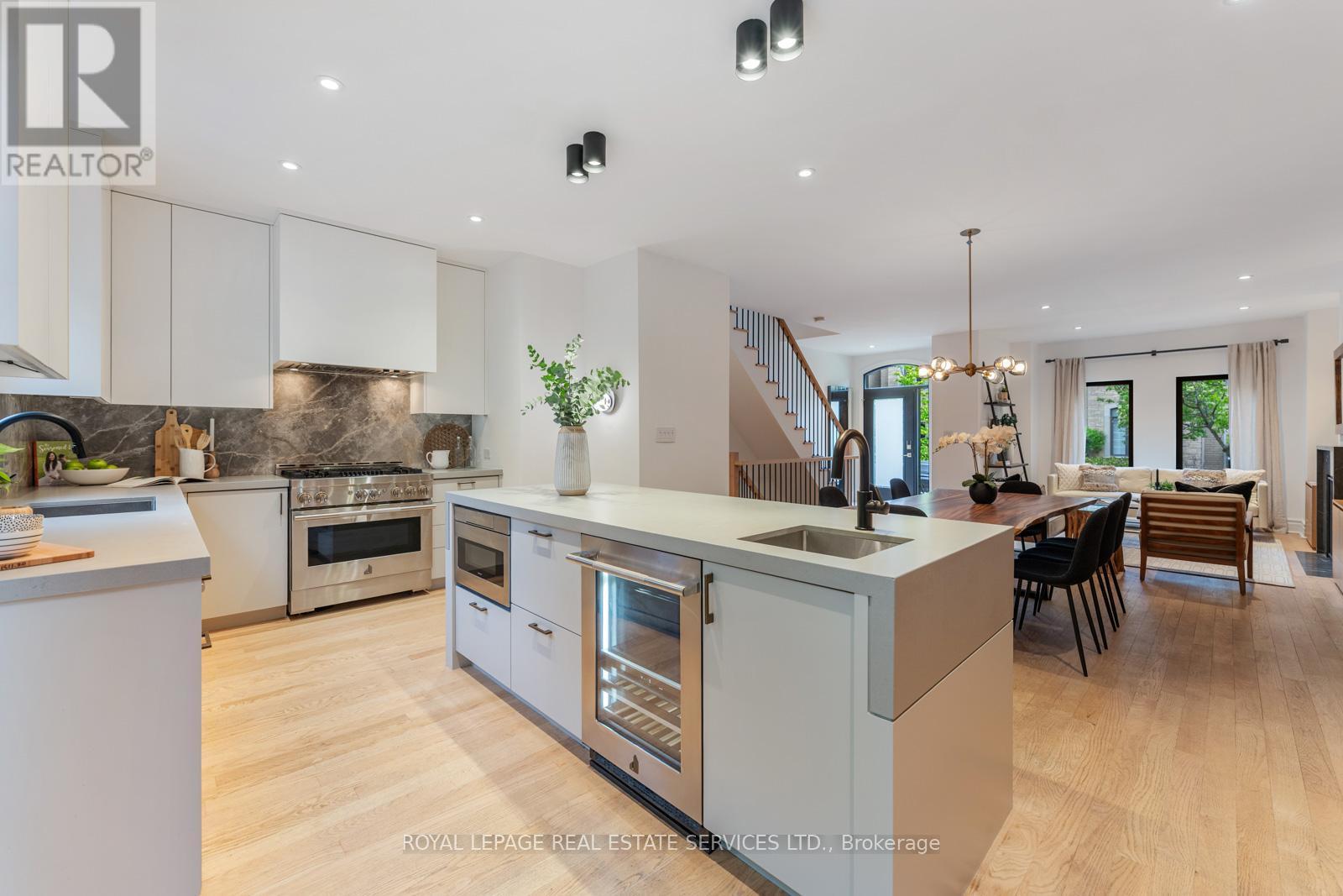 












14 LUKOW TERRACE

,
Toronto,




Ontario
M6R3B8

