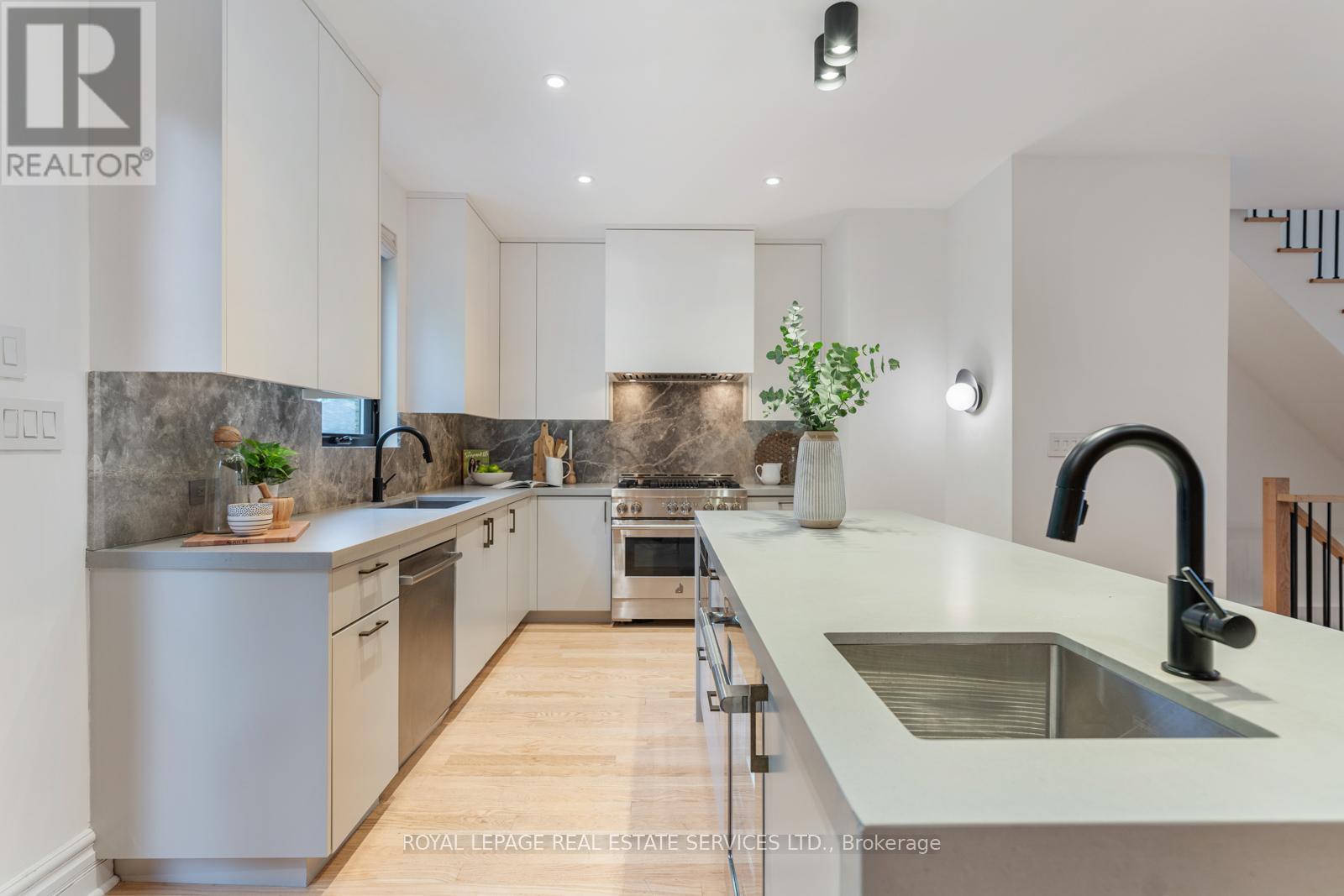 












14 LUKOW TERRACE

,
Toronto,




Ontario
M6R3B8


