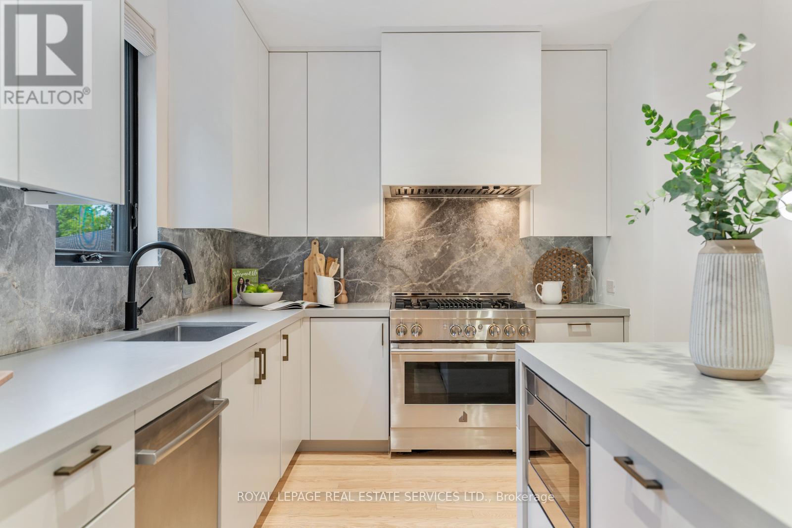 












14 LUKOW TERRACE

,
Toronto,




Ontario
M6R3B8

