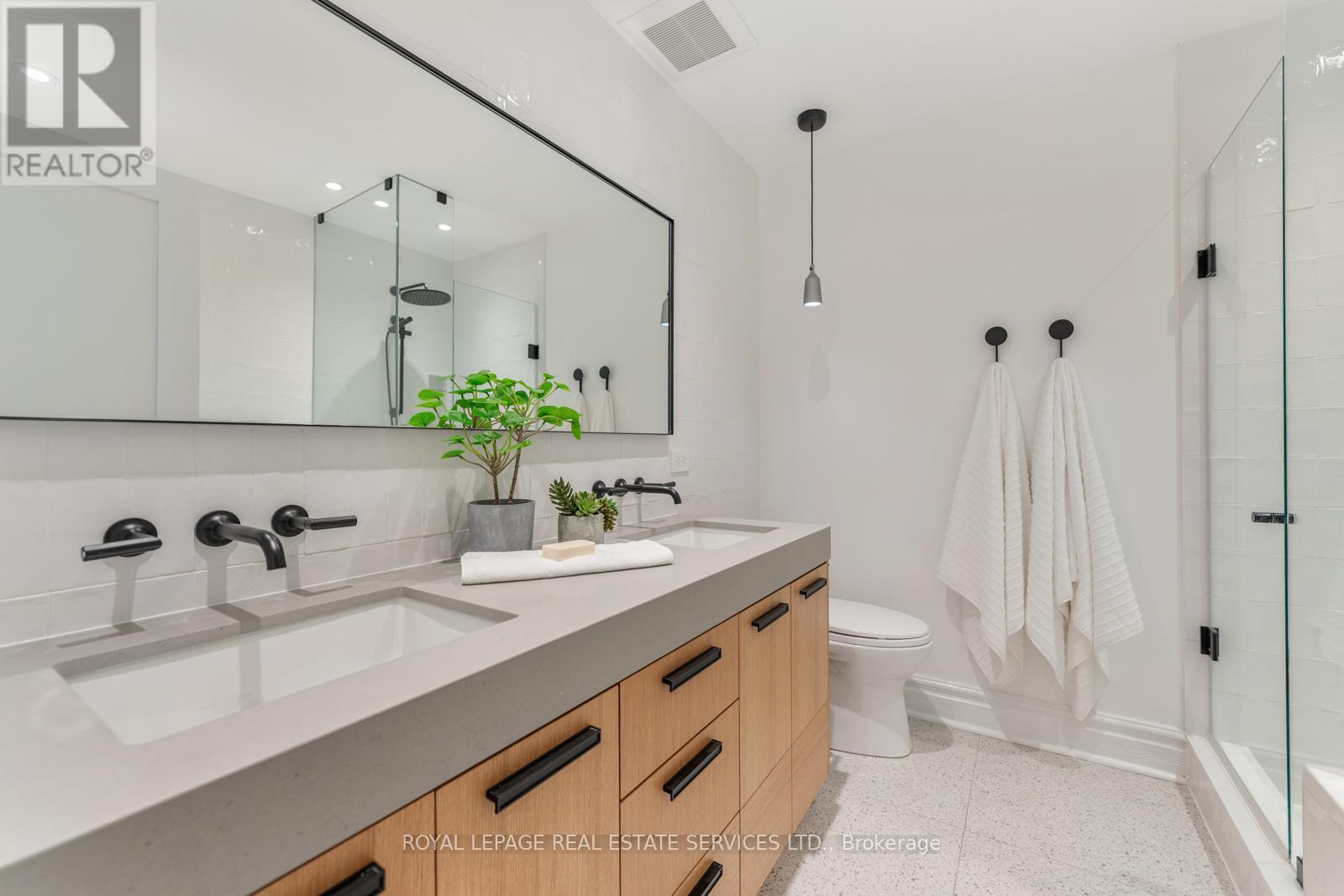 












14 LUKOW TERRACE

,
Toronto,




Ontario
M6R3B8


