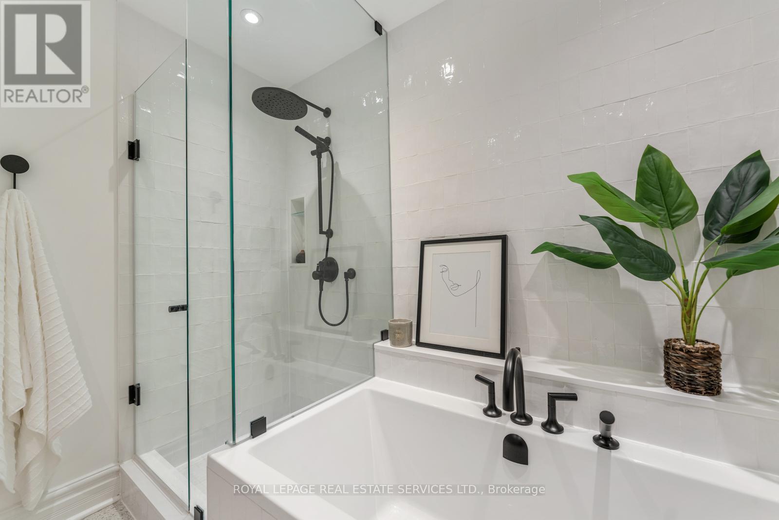 












14 LUKOW TERRACE

,
Toronto,




Ontario
M6R3B8

