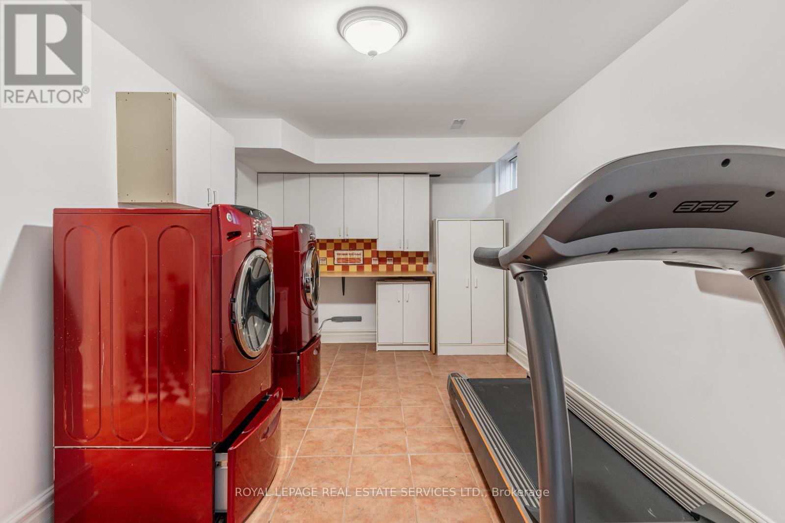 












14 LUKOW TERRACE

,
Toronto,




Ontario
M6R3B8

