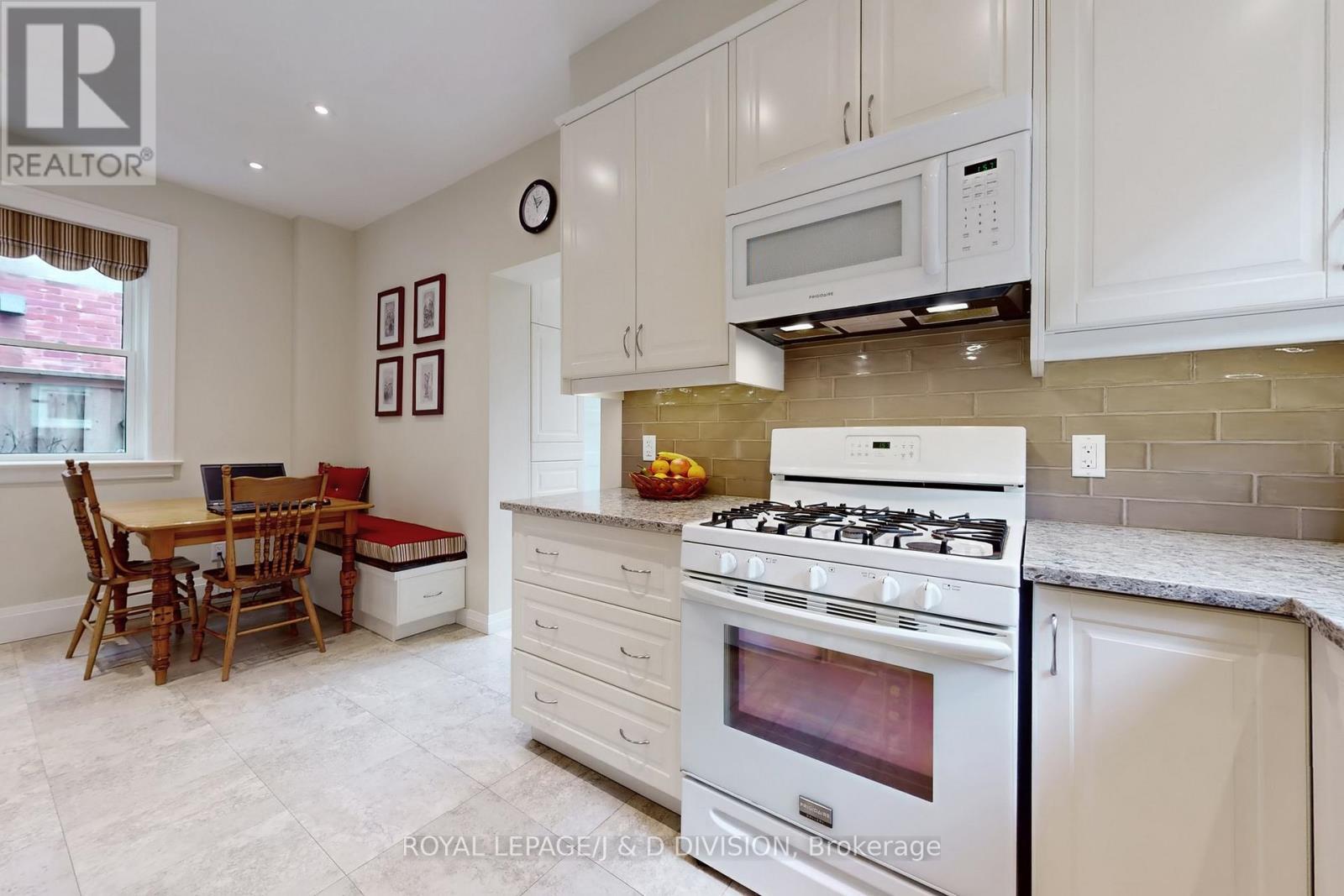 












28 HENRY STREET

,
Kitchener,




Ontario
N2G1P3

