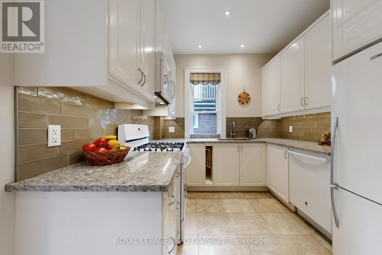












28 HENRY STREET

,
Kitchener,




Ontario
N2G1P3

