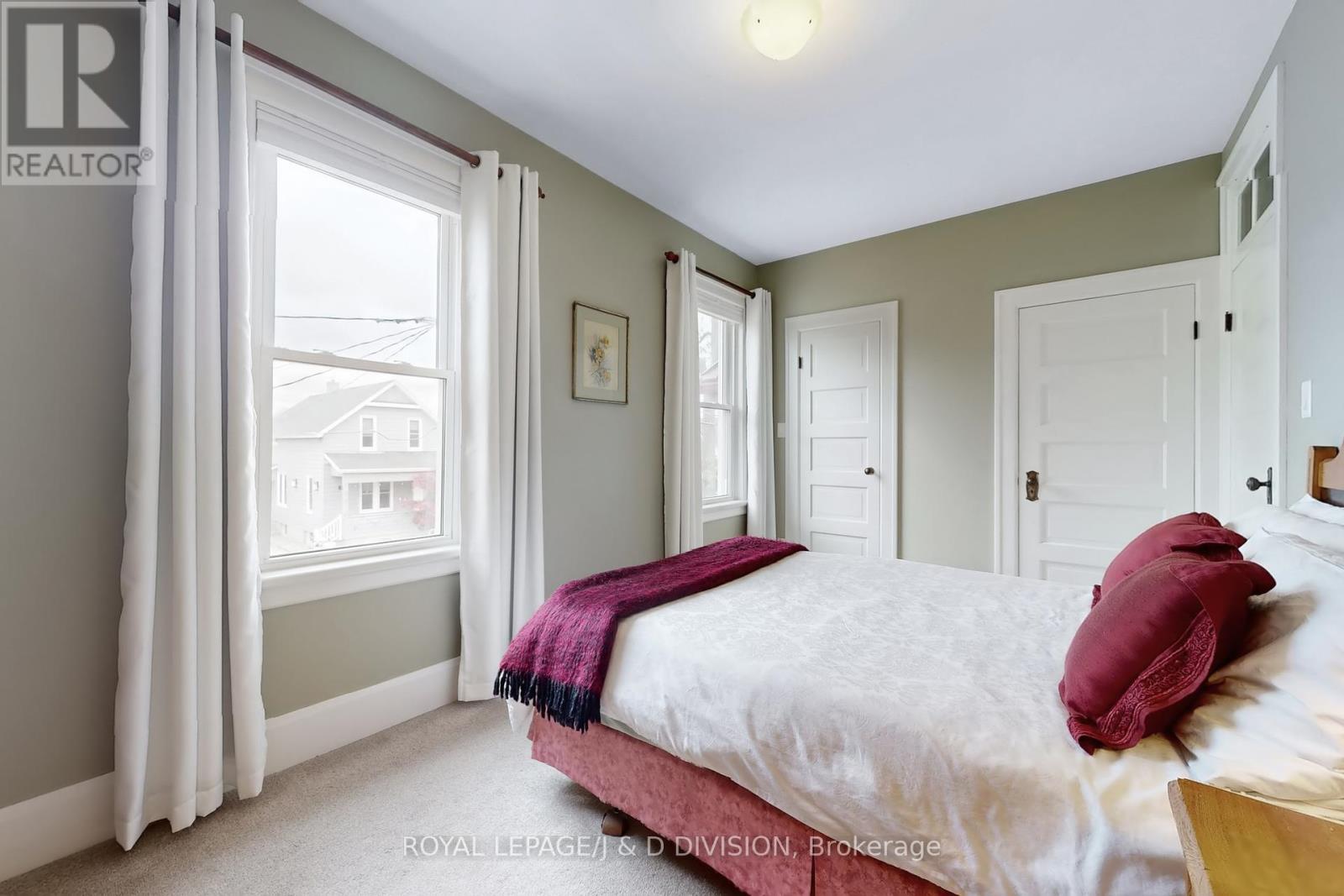 












28 HENRY STREET

,
Kitchener,




Ontario
N2G1P3

