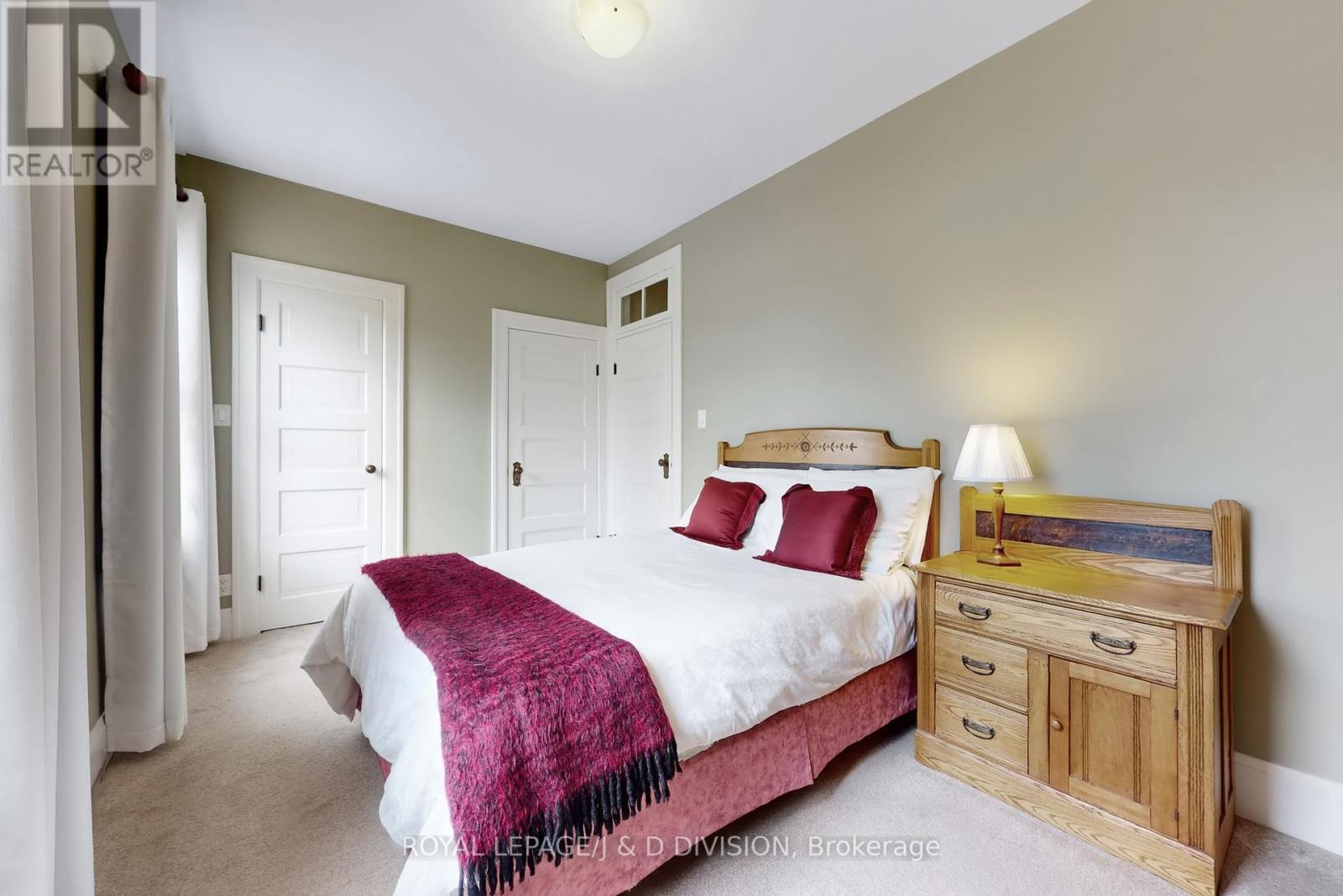 












28 HENRY STREET

,
Kitchener,




Ontario
N2G1P3

