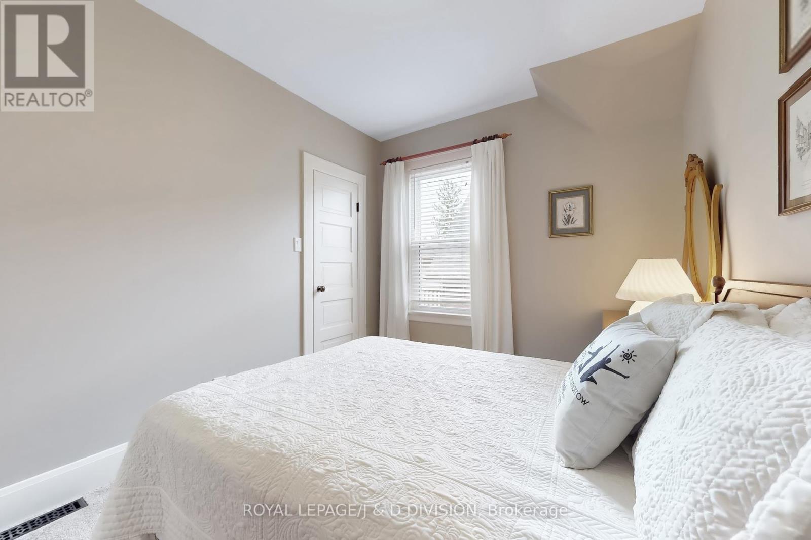 












28 HENRY STREET

,
Kitchener,




Ontario
N2G1P3

