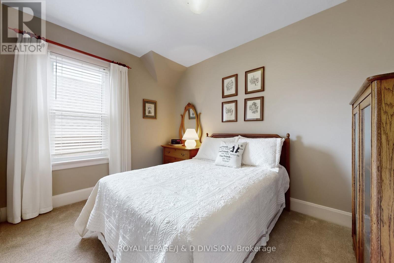 












28 HENRY STREET

,
Kitchener,




Ontario
N2G1P3

