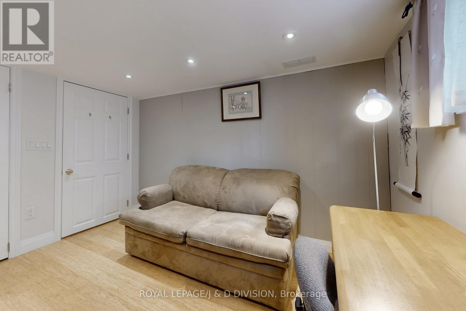 












28 HENRY STREET

,
Kitchener,




Ontario
N2G1P3

