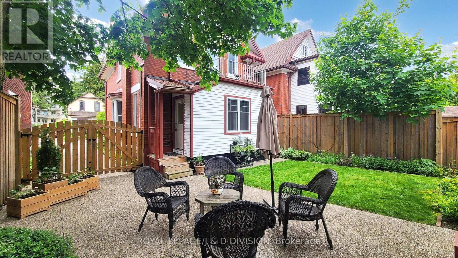












28 HENRY STREET

,
Kitchener,




Ontario
N2G1P3

