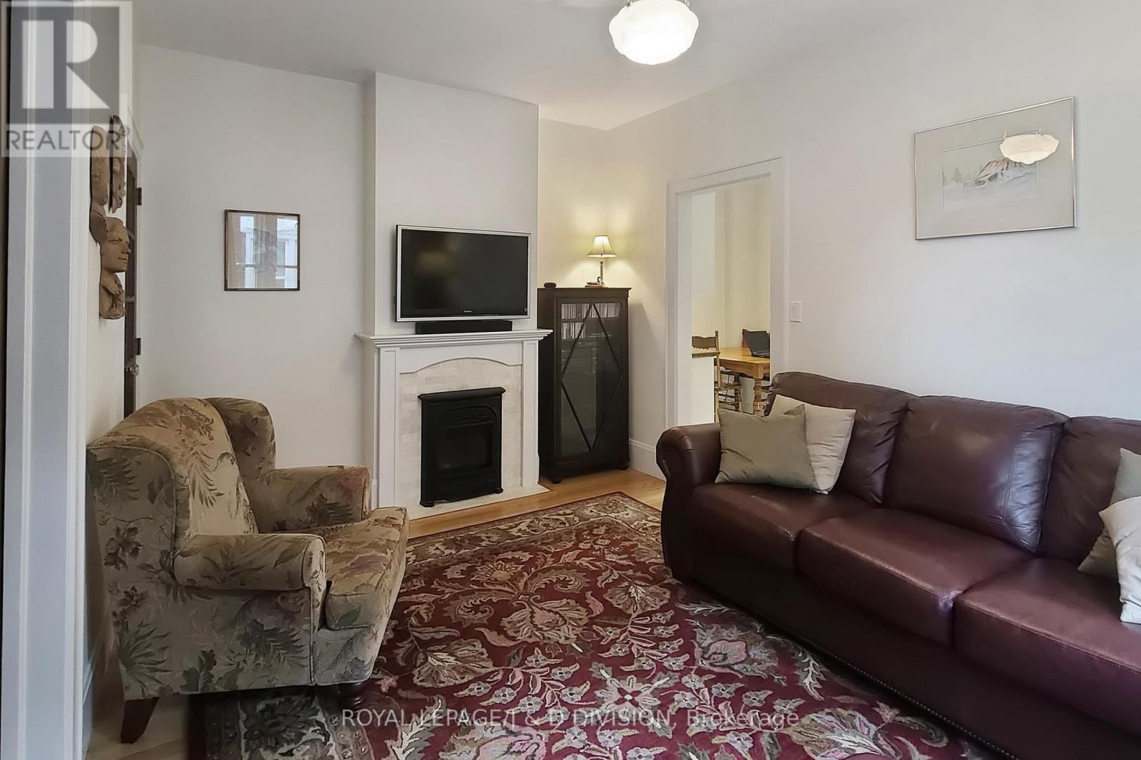 












28 HENRY STREET

,
Kitchener,




Ontario
N2G1P3


