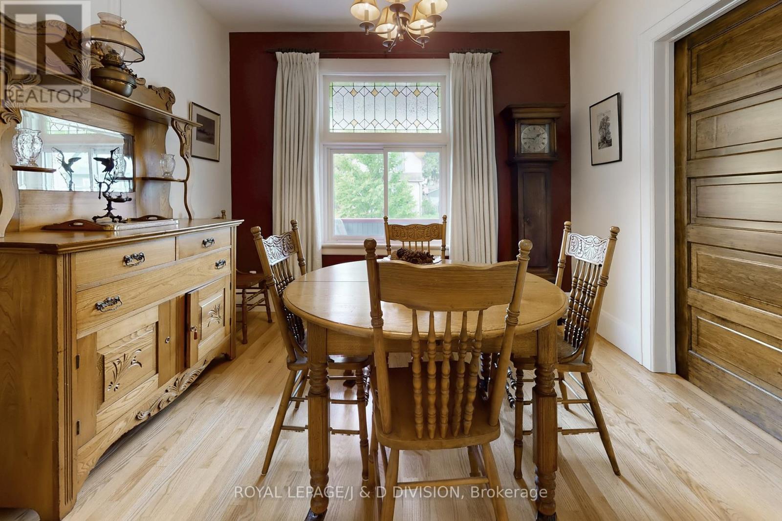 












28 HENRY STREET

,
Kitchener,




Ontario
N2G1P3

