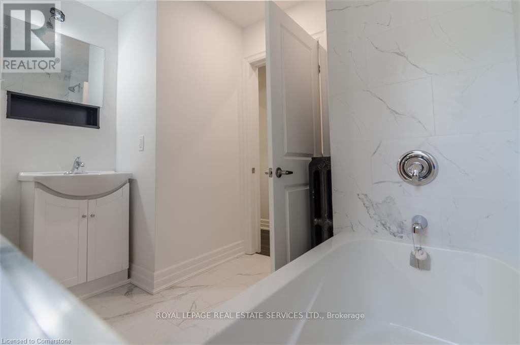












115 SPADINA AVENUE

,
Hamilton,




Ontario
L8M2X4


