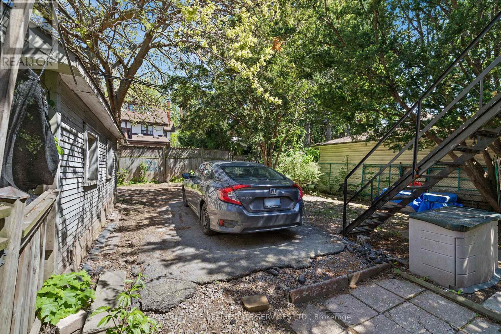 












115 SPADINA AVENUE

,
Hamilton,




Ontario
L8M2X4

