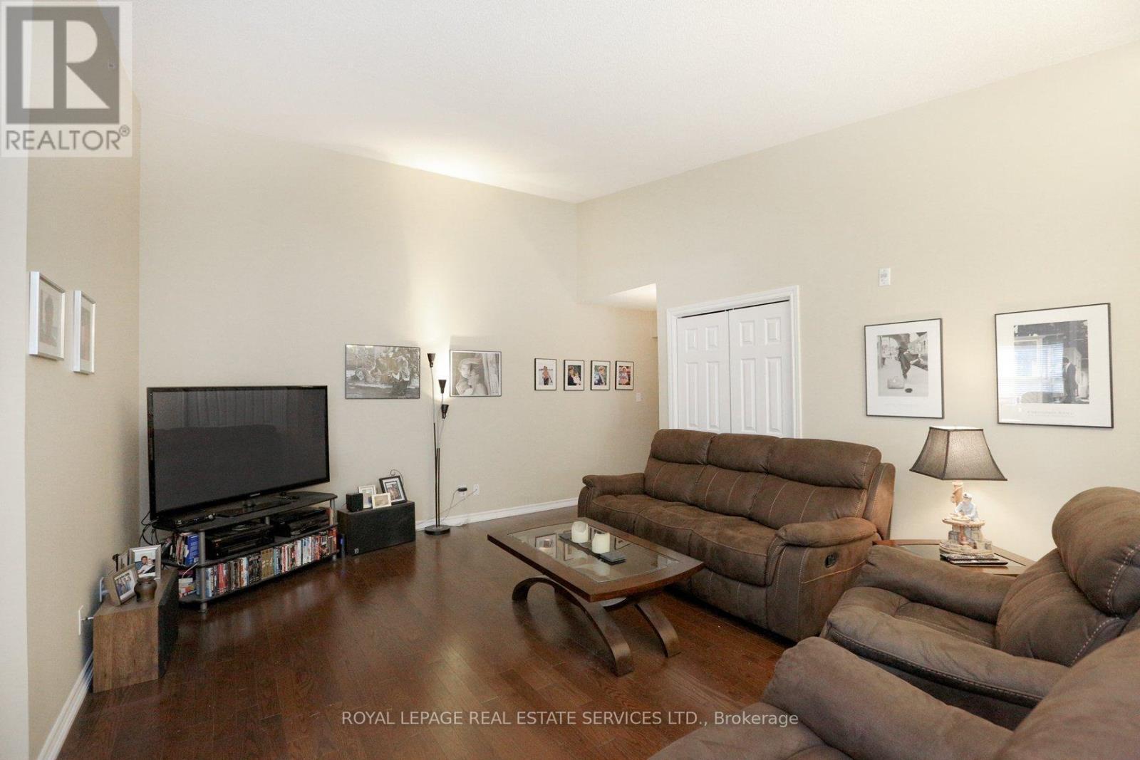 












402 - 1470 BISHOPS GATE

,
Oakville,




Ontario
L6M4N2


