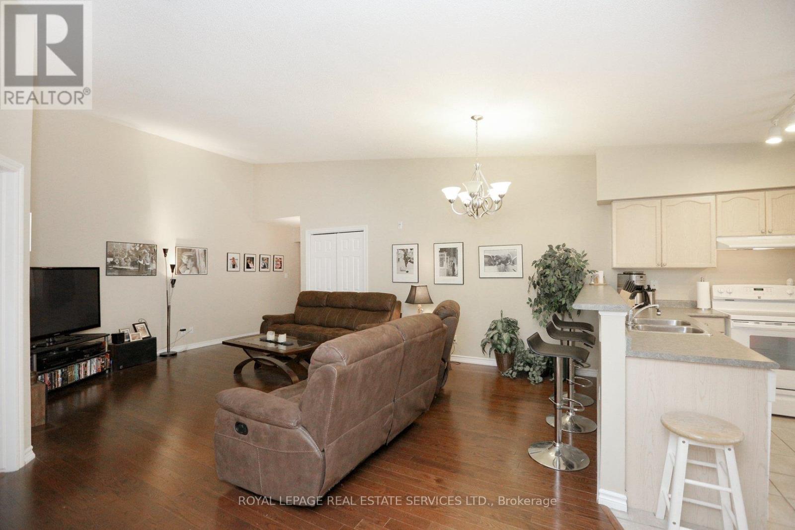












402 - 1470 BISHOPS GATE

,
Oakville,




Ontario
L6M4N2

