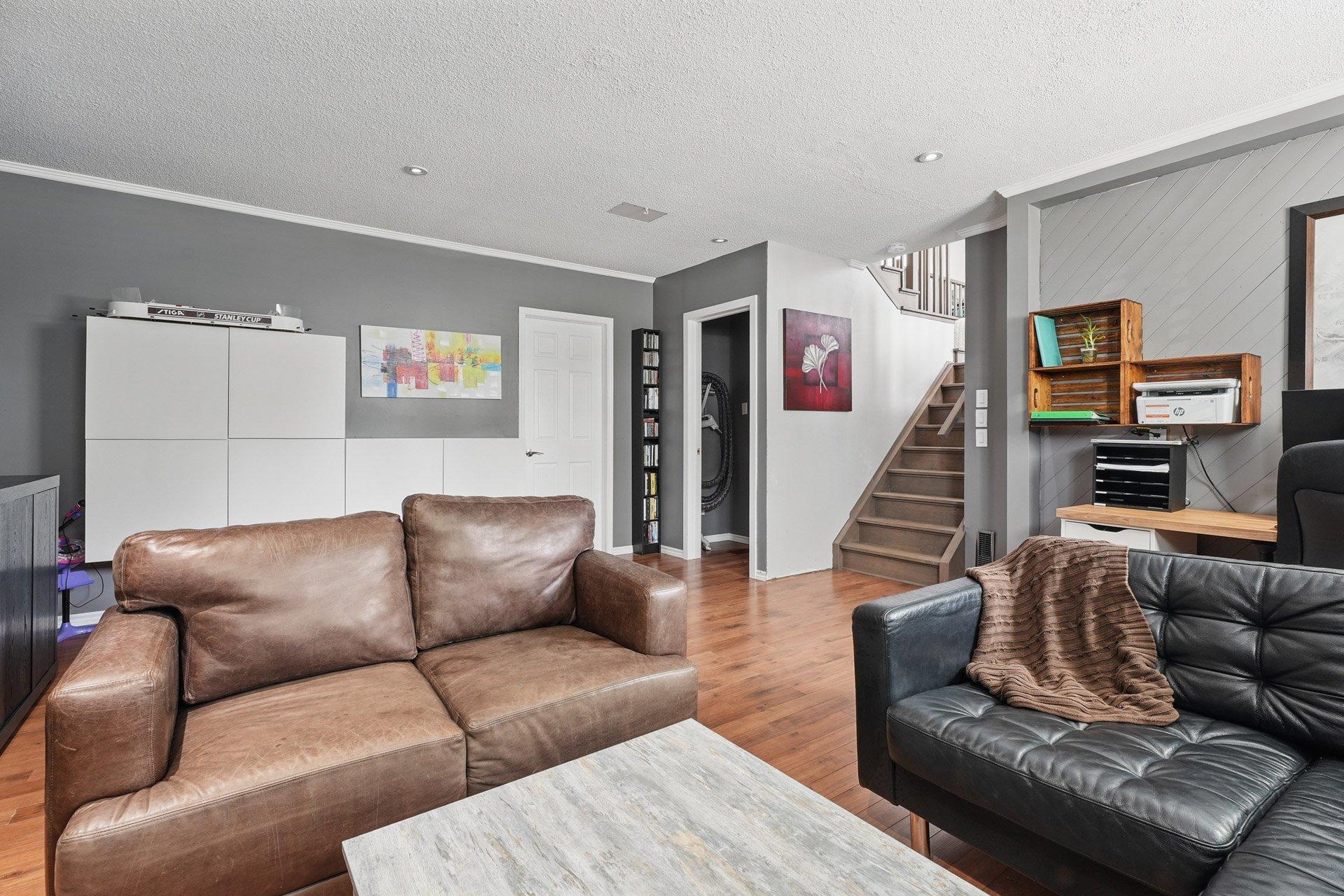 









806


Rue Madore

,
Gatineau (Gatineau),




QC
J8R1H7

