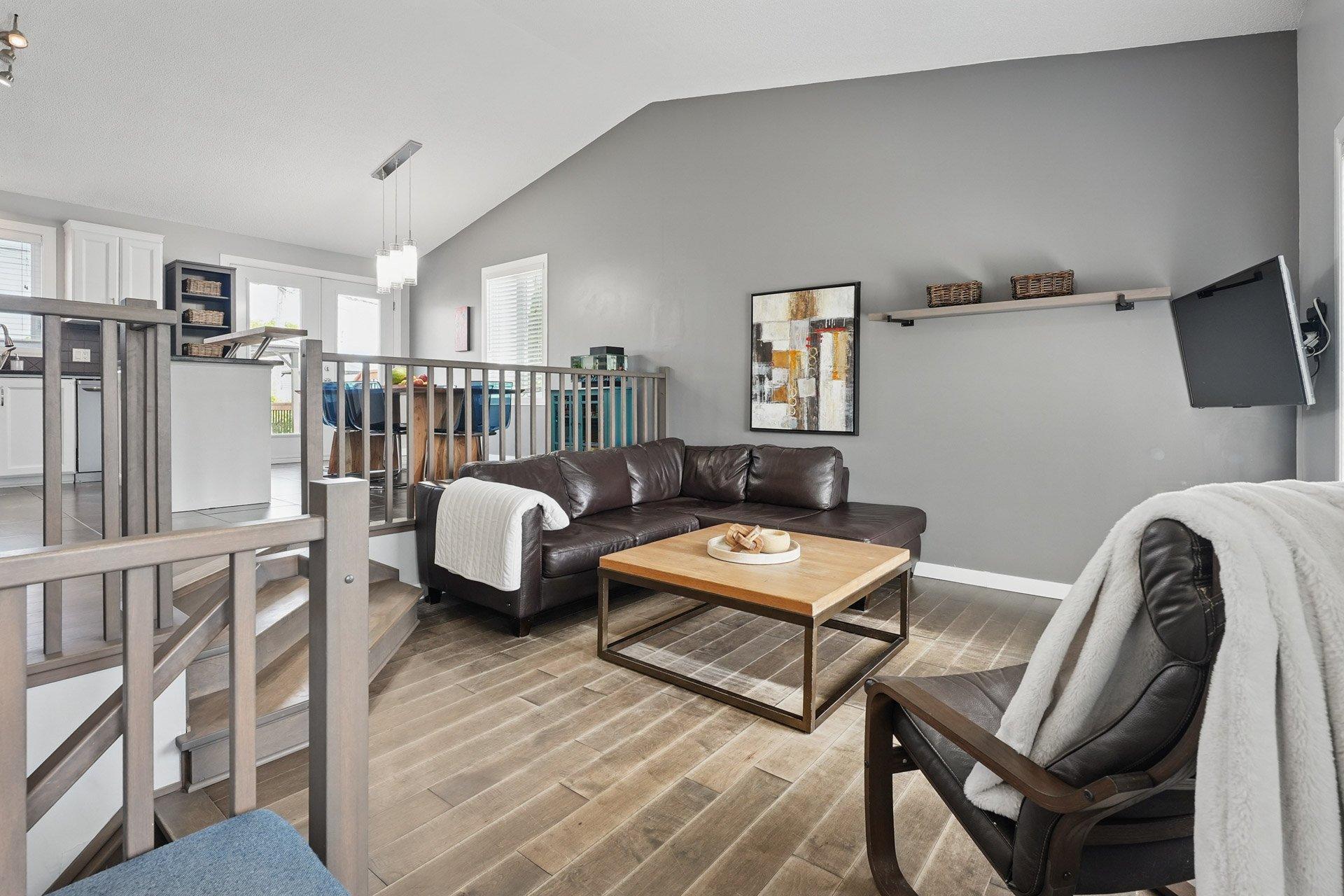 









806


Rue Madore

,
Gatineau (Gatineau),




QC
J8R1H7

