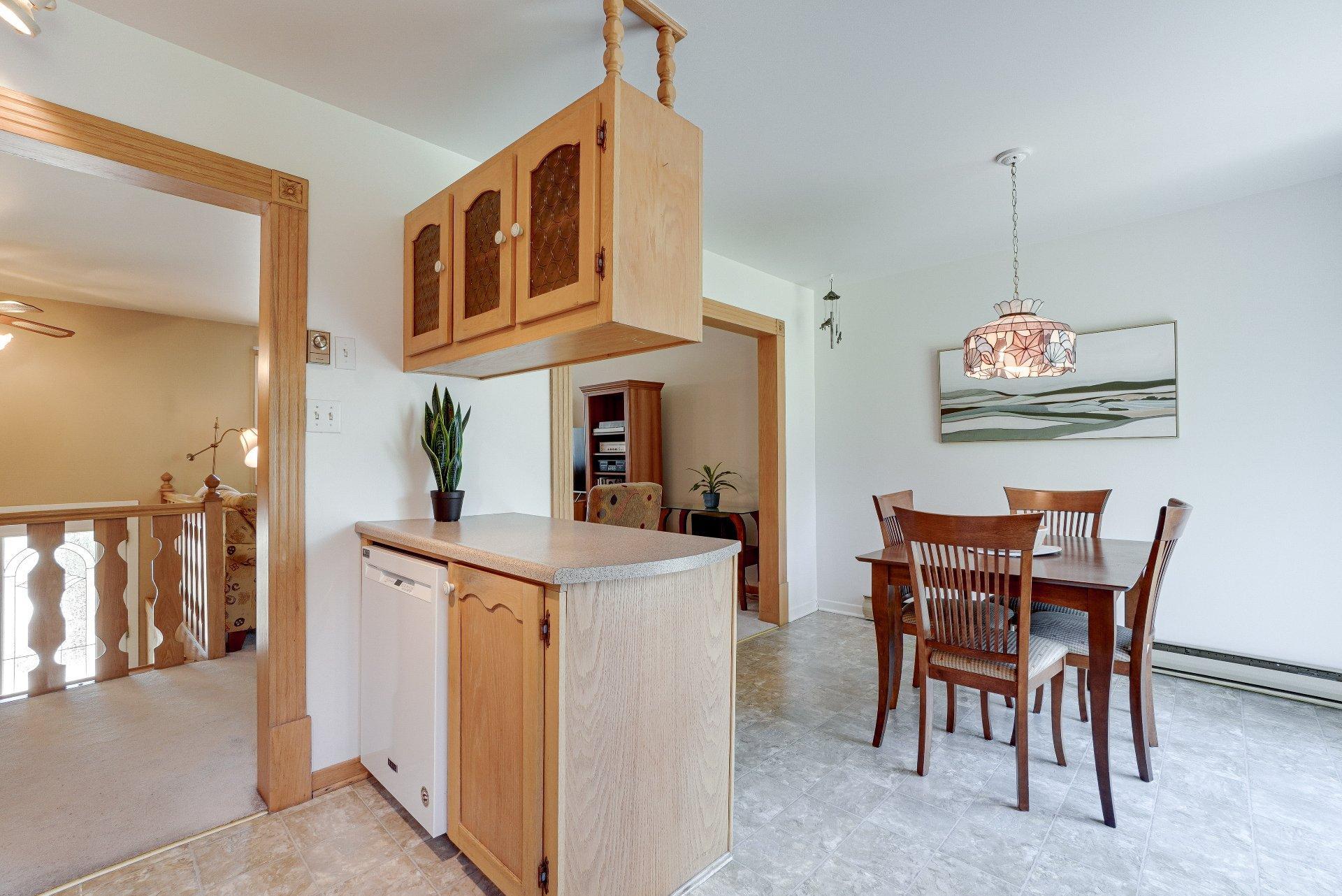 









1486


42e Avenue (P.-a.-T.)

,
Montréal (Rivière-des-Prairies/Pointe-aux-Trembles),




QC
H1A3B7


