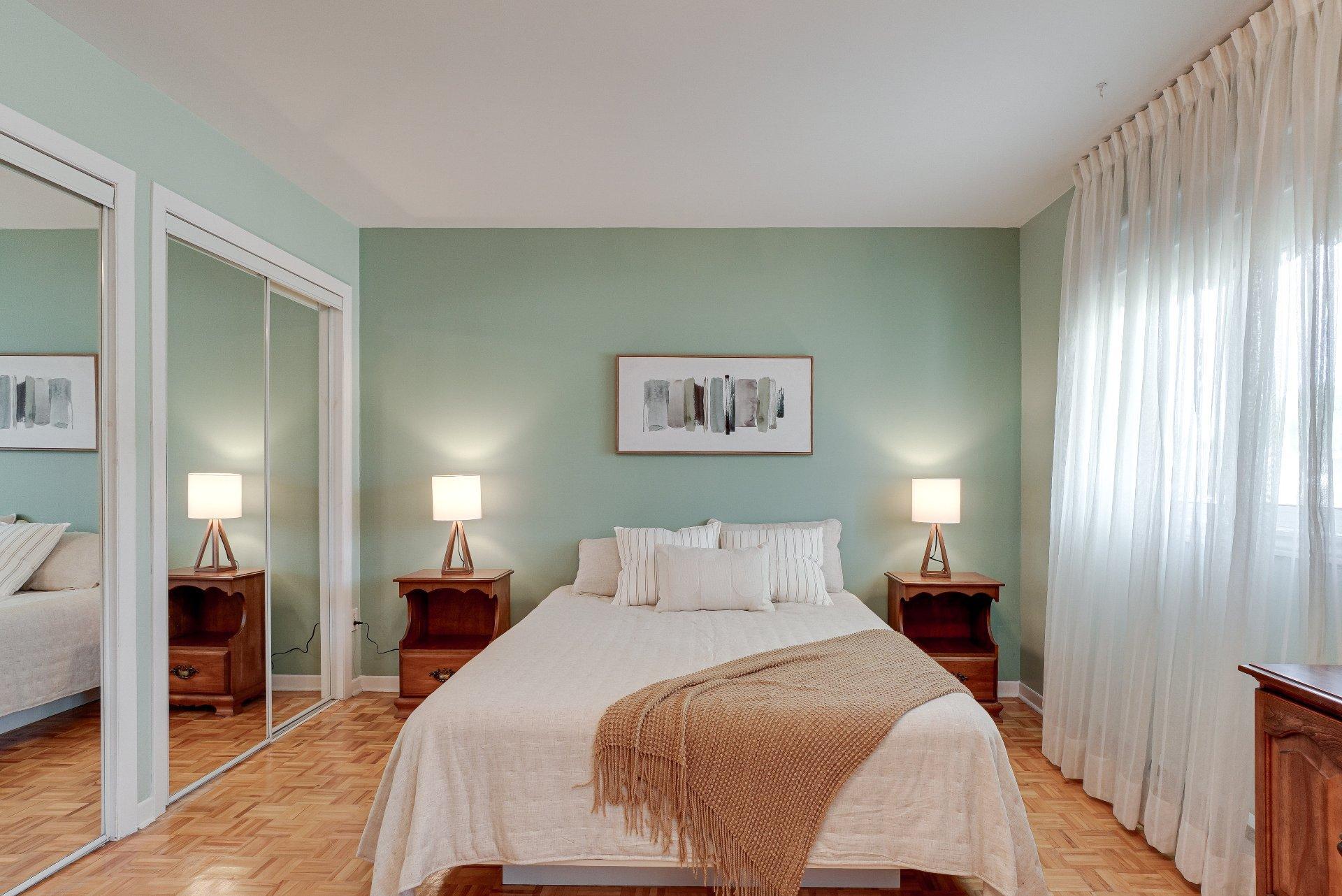 









1486


42e Avenue (P.-a.-T.)

,
Montréal (Rivière-des-Prairies/Pointe-aux-Trembles),




QC
H1A3B7

