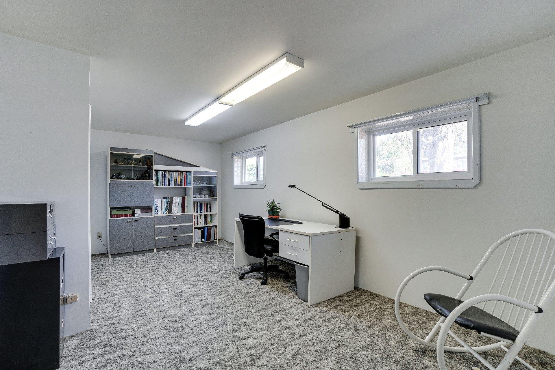 









1486


42e Avenue (P.-a.-T.)

,
Montréal (Rivière-des-Prairies/Pointe-aux-Trembles),




QC
H1A3B7

