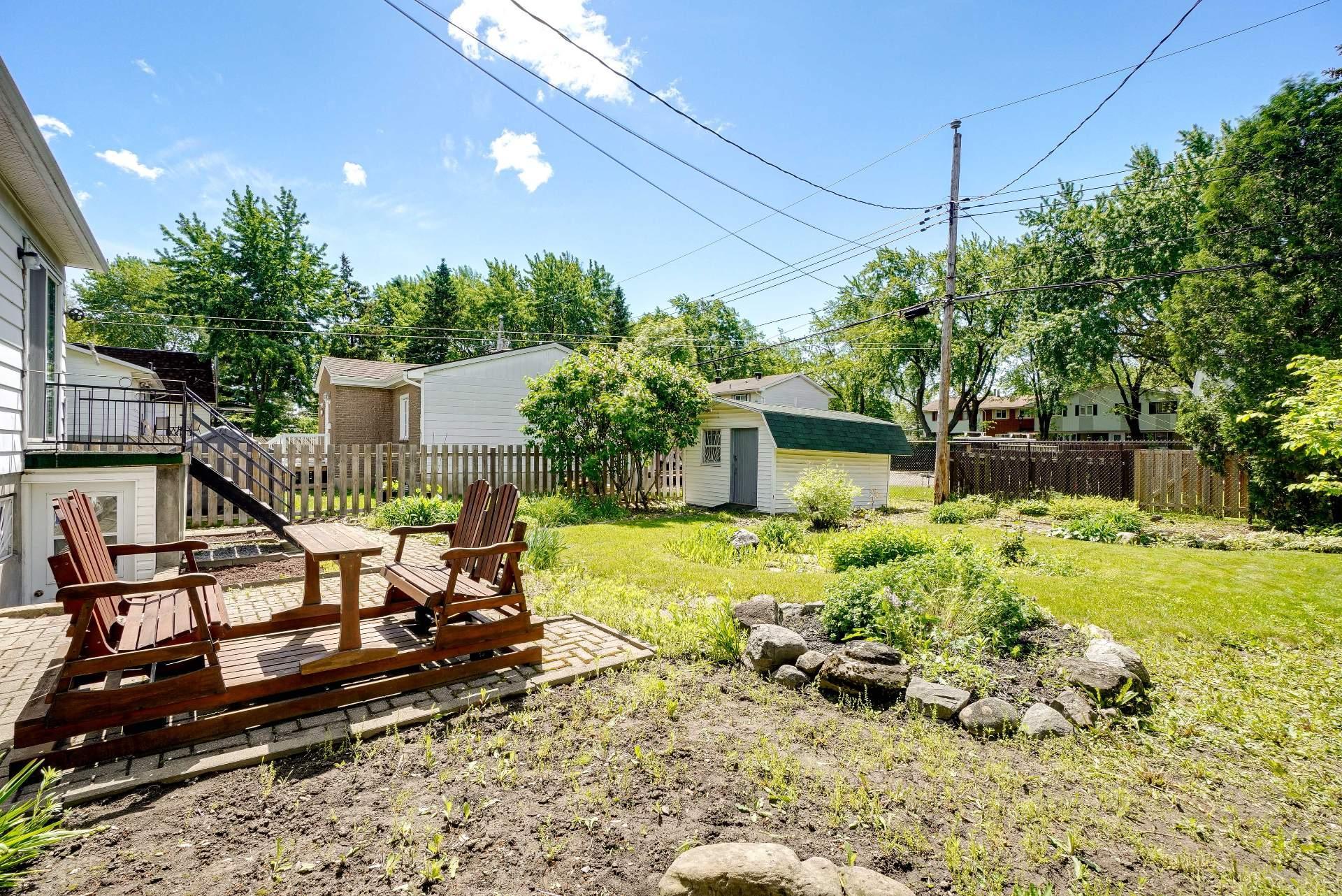 









1486


42e Avenue (P.-a.-T.)

,
Montréal (Rivière-des-Prairies/Pointe-aux-Trembles),




QC
H1A3B7

