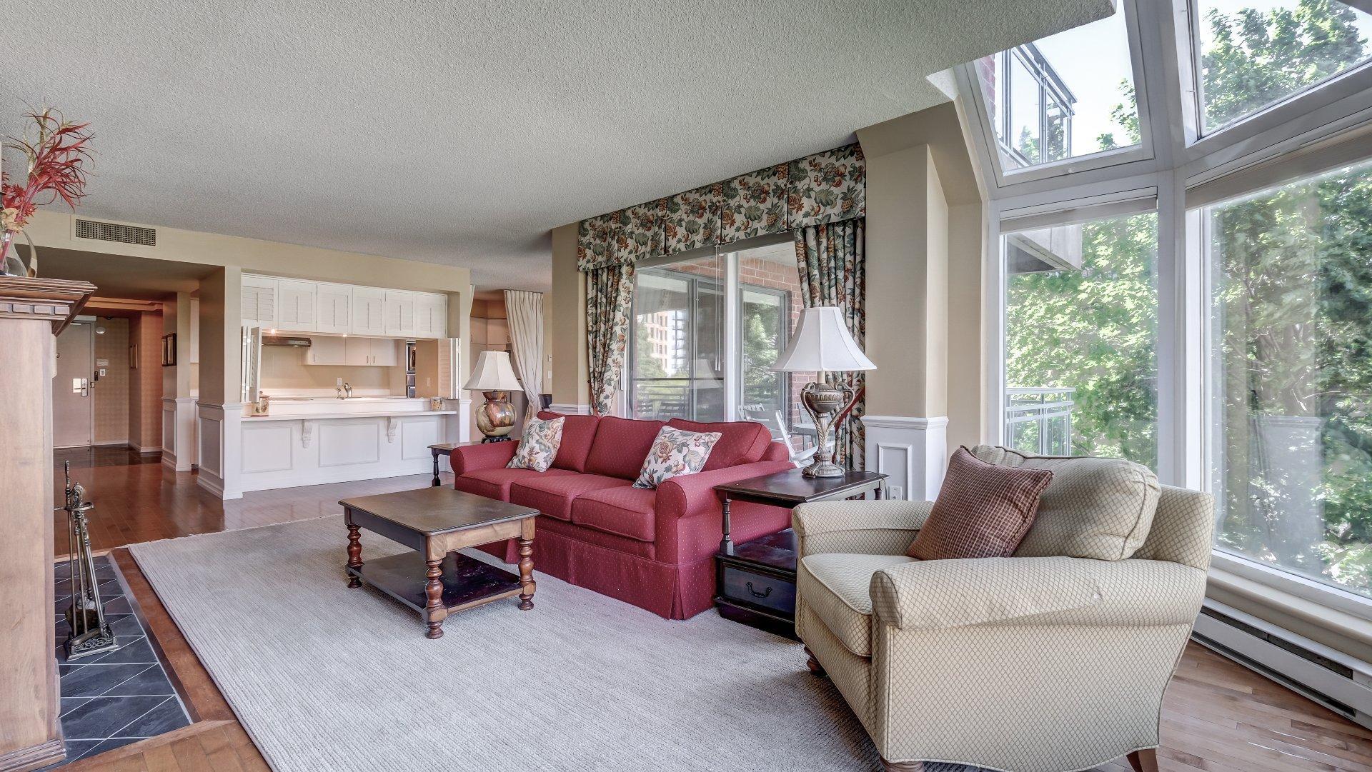 









8145


Boul. St-Laurent

, 302,
Brossard,




QC
J4X2A3

