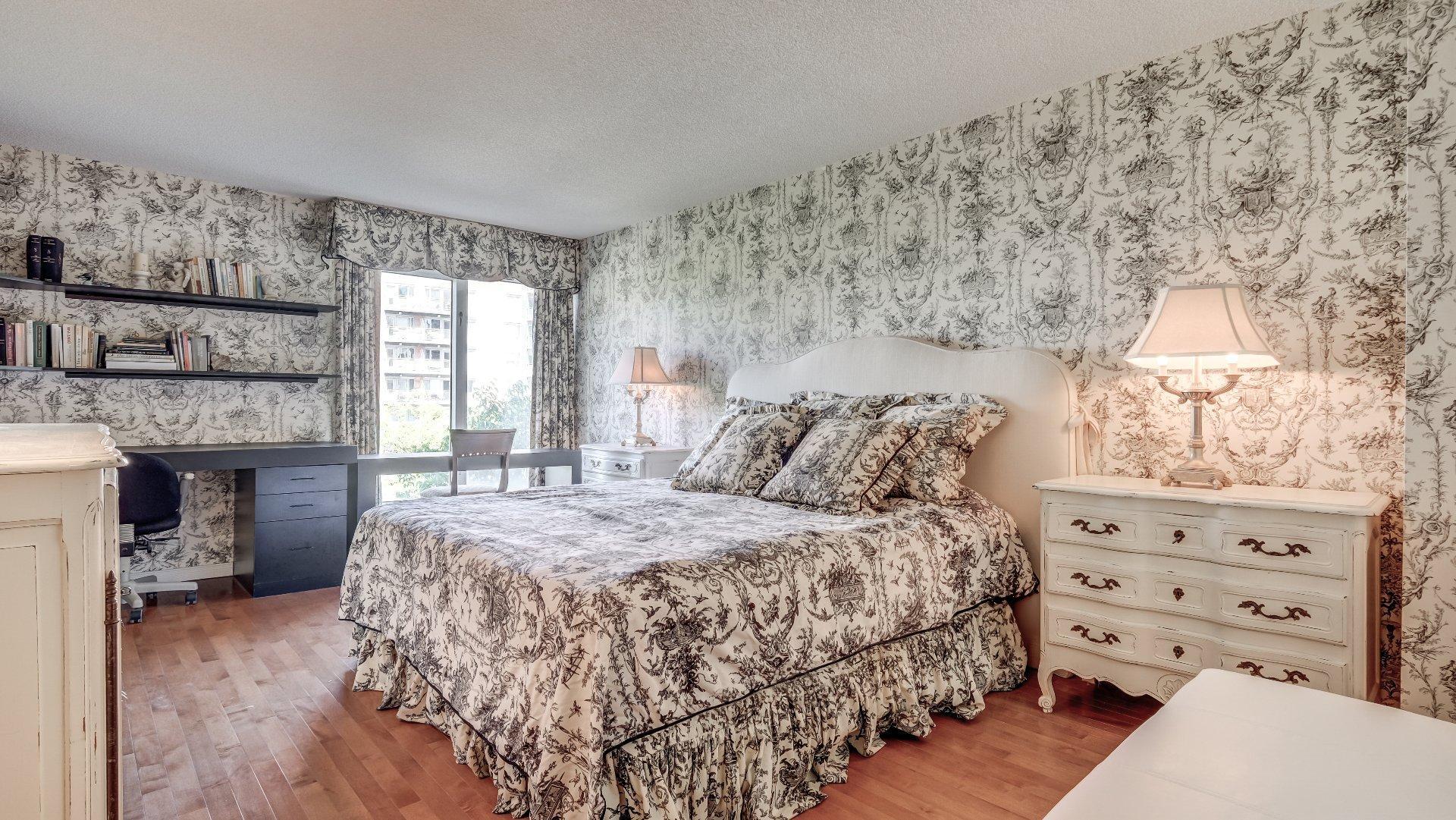 









8145


Boul. St-Laurent

, 302,
Brossard,




QC
J4X2A3

