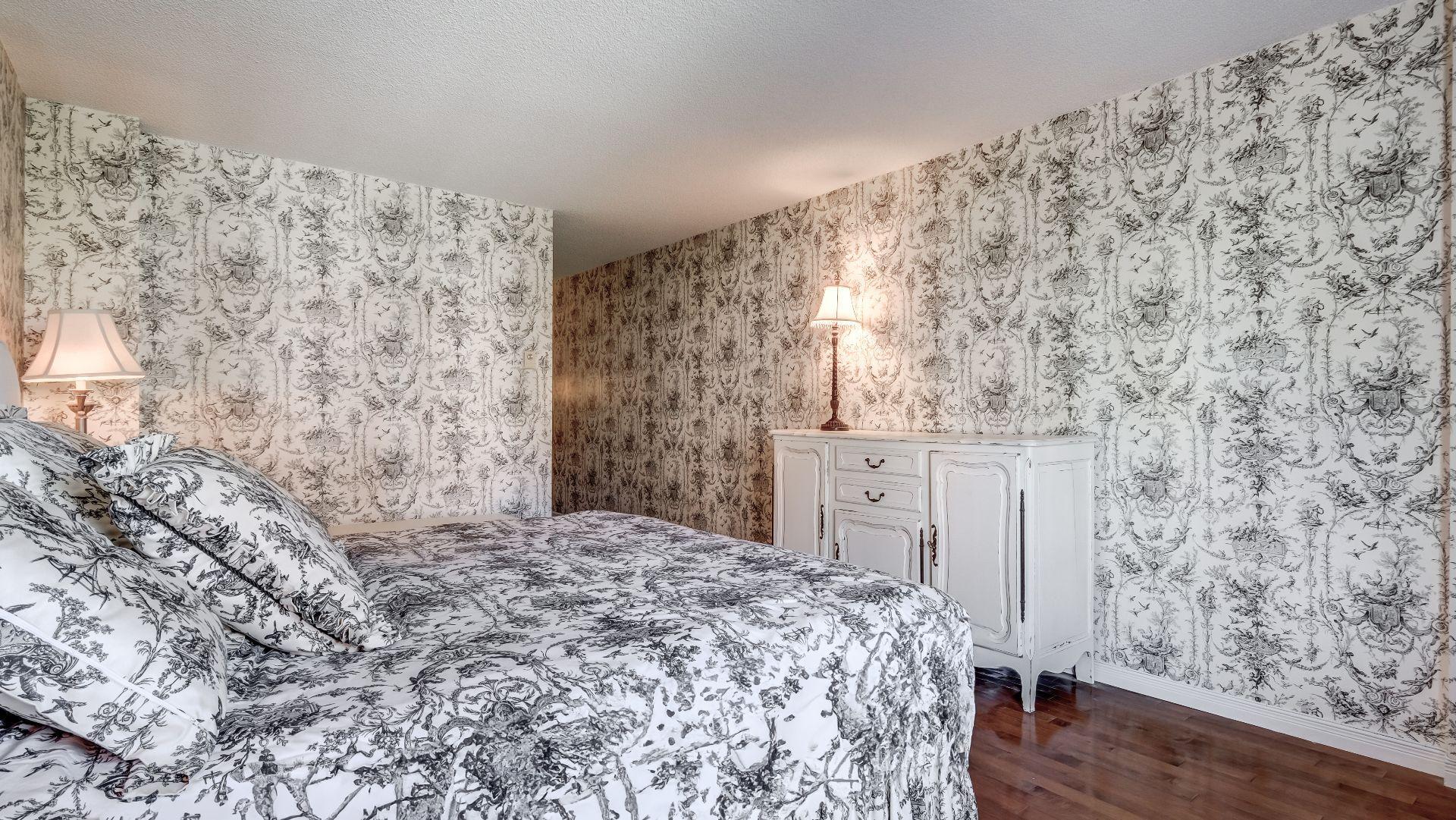 









8145


Boul. St-Laurent

, 302,
Brossard,




QC
J4X2A3

