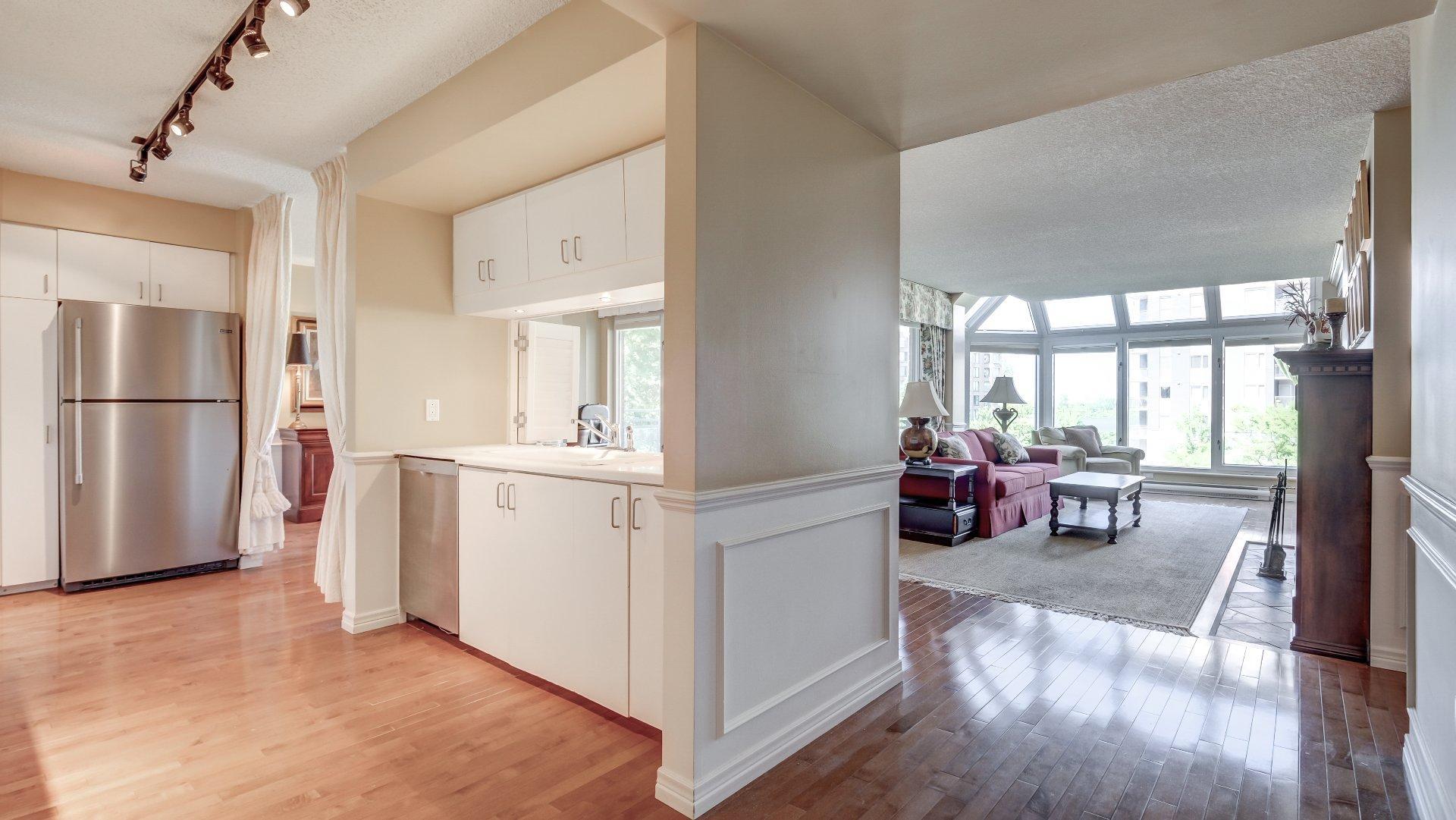 









8145


Boul. St-Laurent

, 302,
Brossard,




QC
J4X2A3

