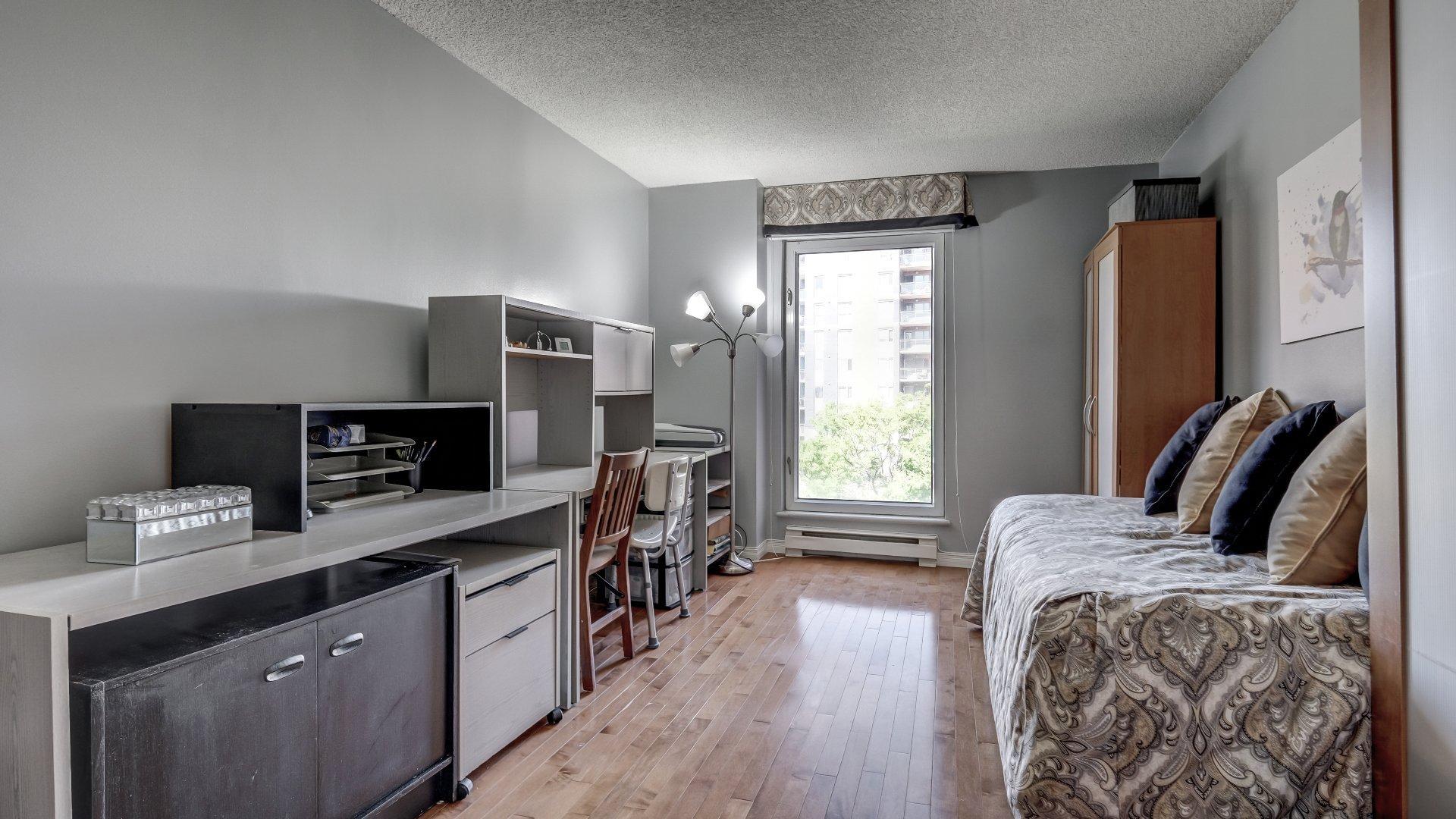 









8145


Boul. St-Laurent

, 302,
Brossard,




QC
J4X2A3

