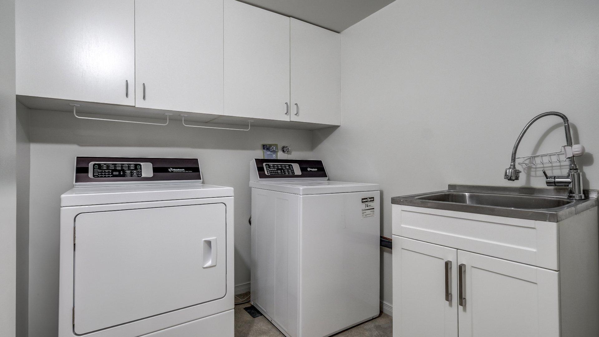









8145


Boul. St-Laurent

, 302,
Brossard,




QC
J4X2A3

