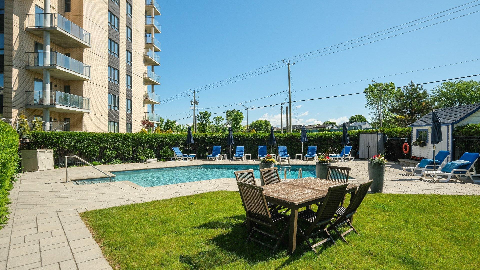 









8145


Boul. St-Laurent

, 302,
Brossard,




QC
J4X2A3

